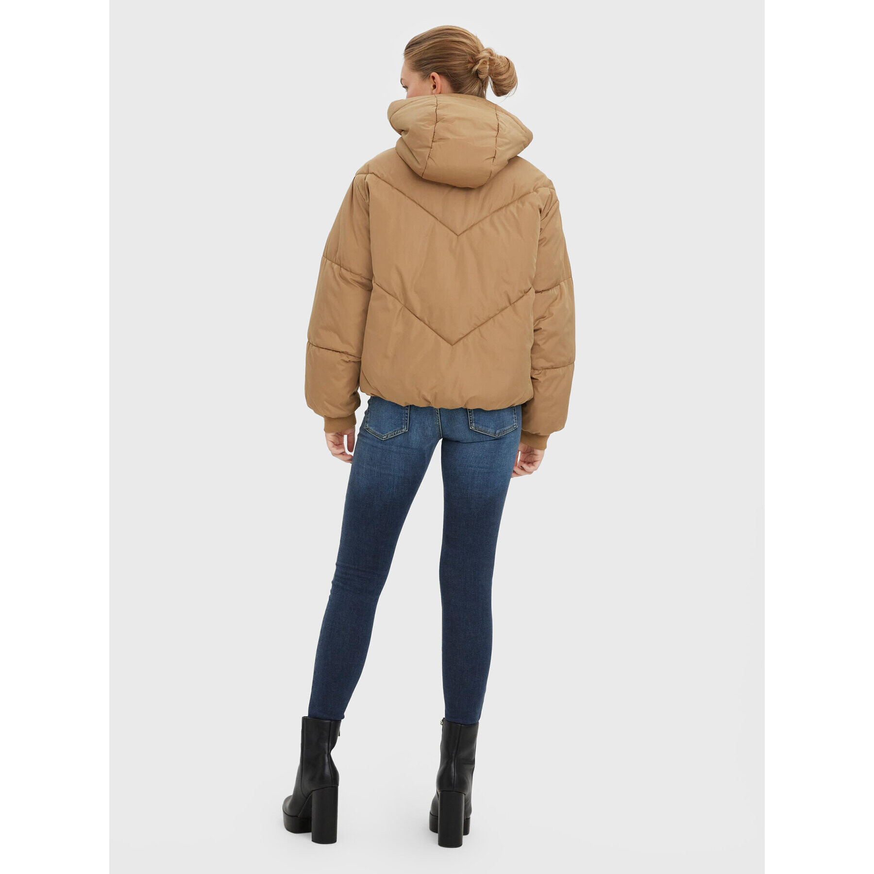 Vero Moda Пухено яке Beverly 10267111 Кафяв Regular Fit - Pepit.bg