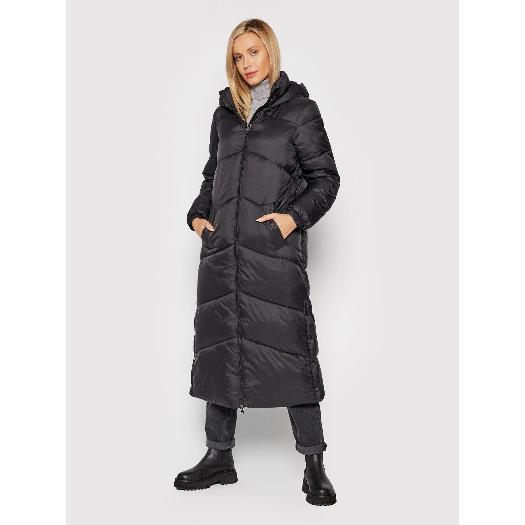 Vero Moda Пухено яке Uppsala 10250637 Черен Regular Fit - Pepit.bg