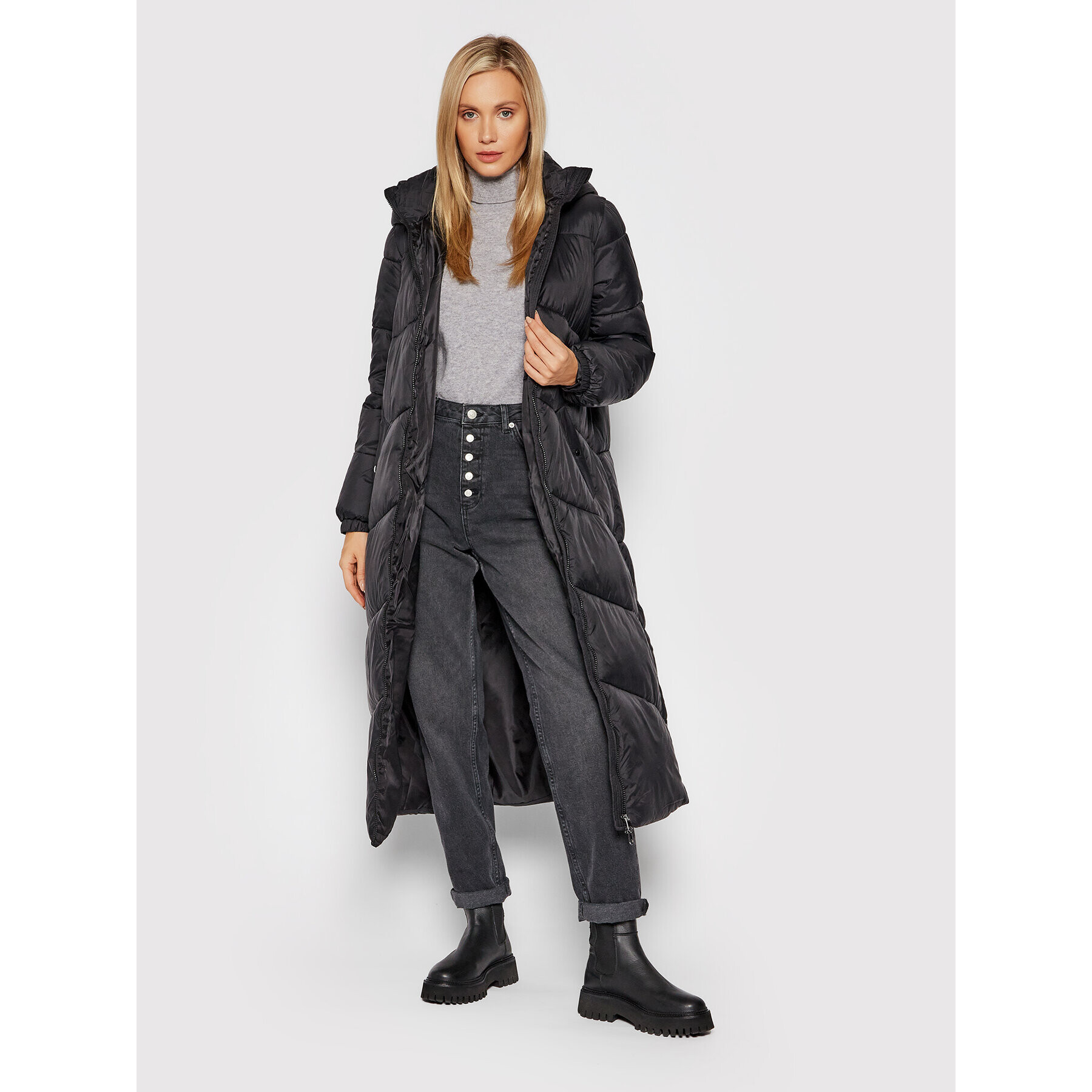 Vero Moda Пухено яке Uppsala 10250637 Черен Regular Fit - Pepit.bg