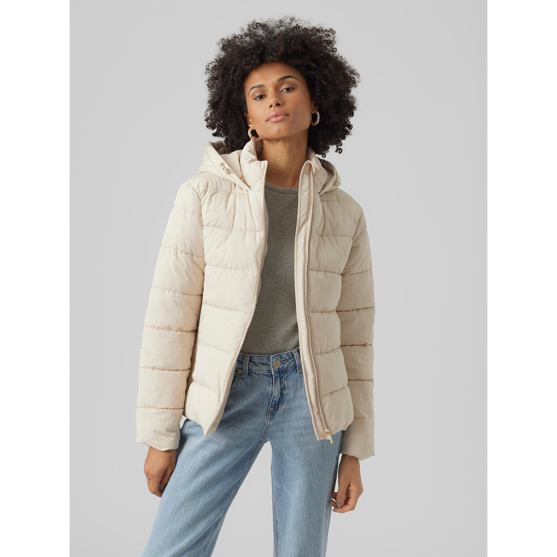 Vero Moda Пухено яке 10289837 Екрю Regular Fit - Pepit.bg