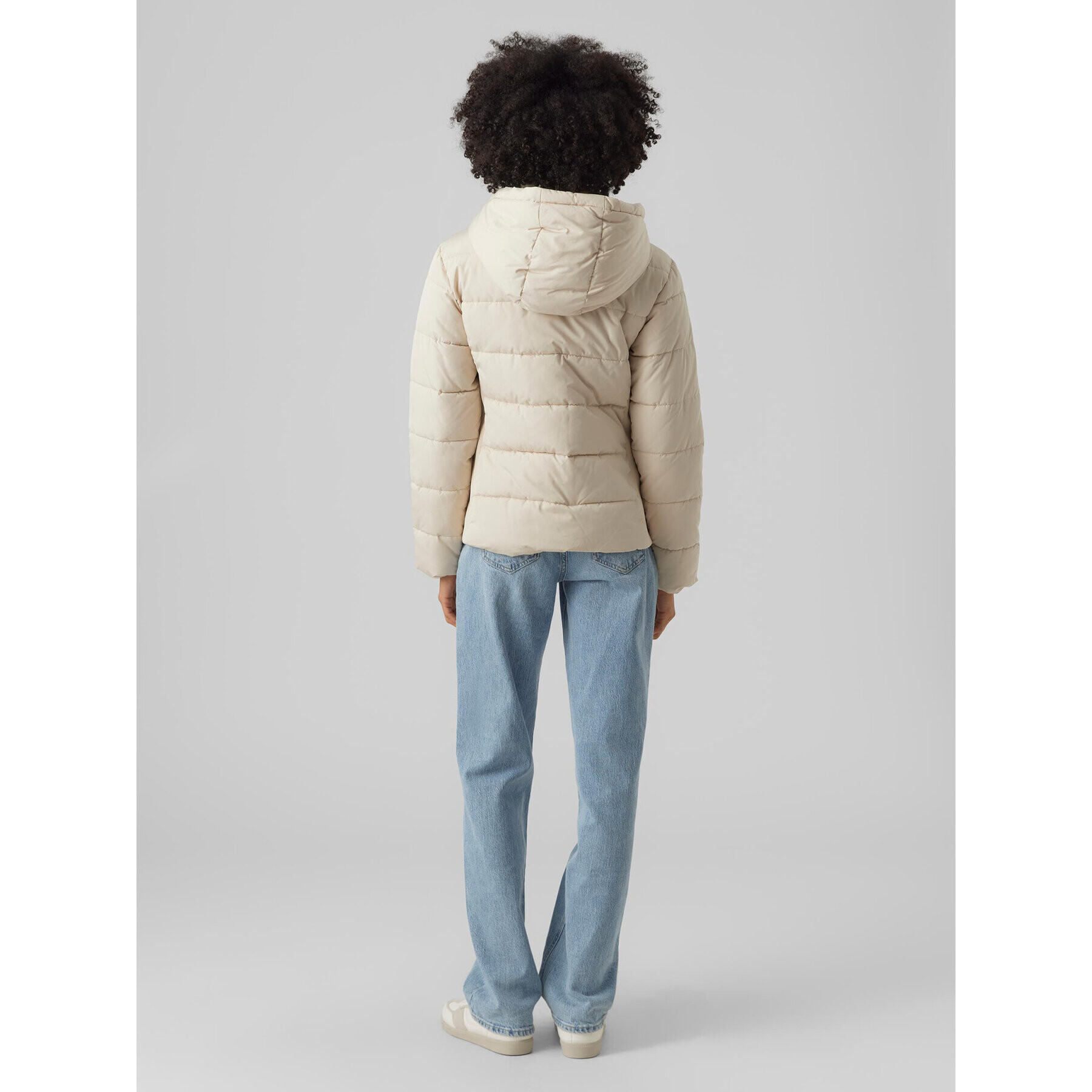 Vero Moda Пухено яке 10289837 Екрю Regular Fit - Pepit.bg
