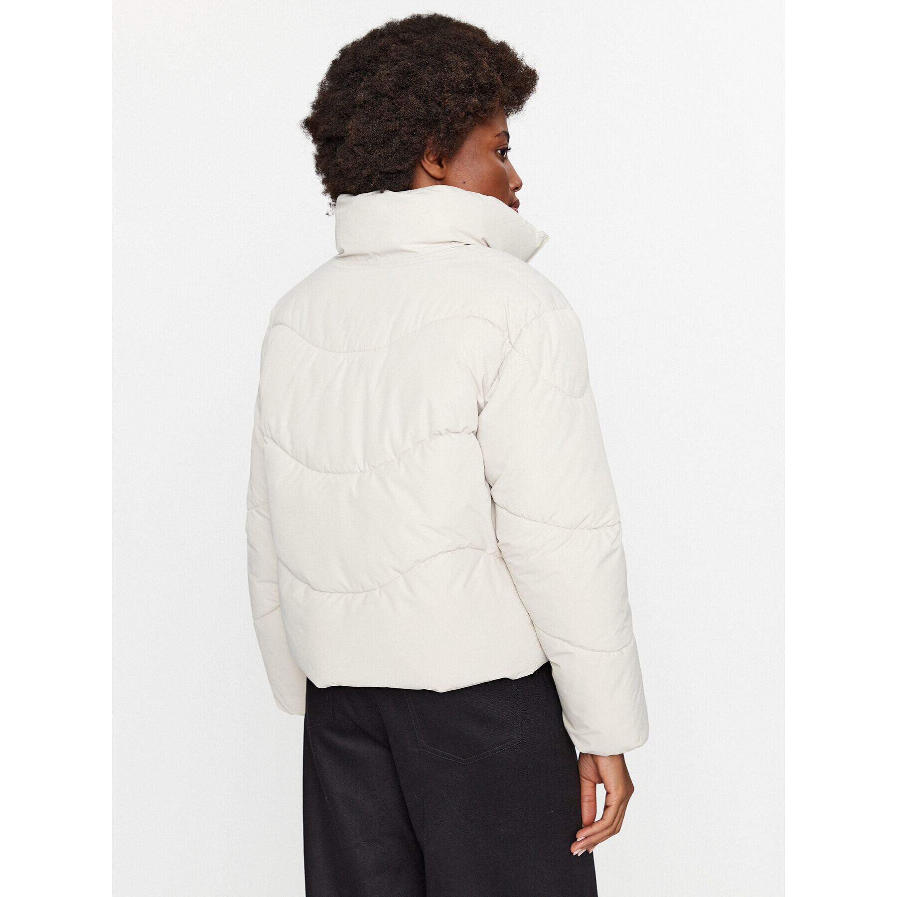 Vero Moda Пухено яке 10290471 Екрю Regular Fit - Pepit.bg