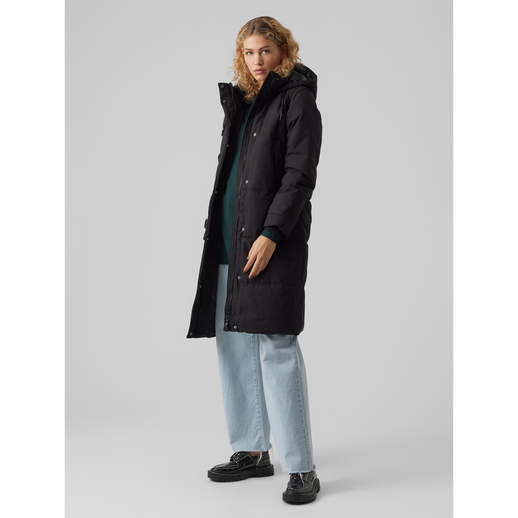 Vero Moda Пухено яке Margaret 10270066 Черен Regular Fit - Pepit.bg