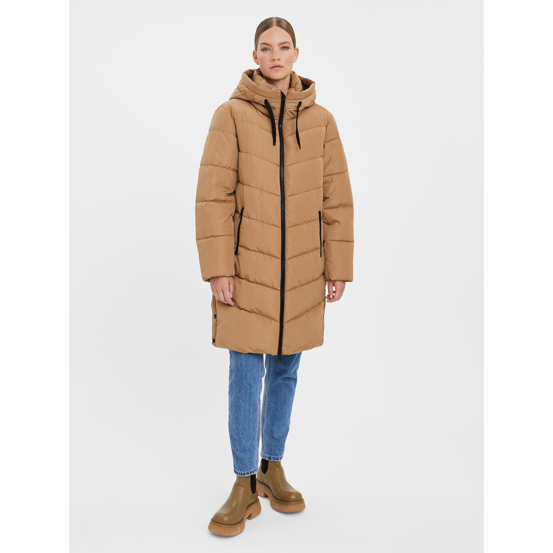 Vero Moda Пухено яке Nora 10267675 Кафяв Regular Fit - Pepit.bg