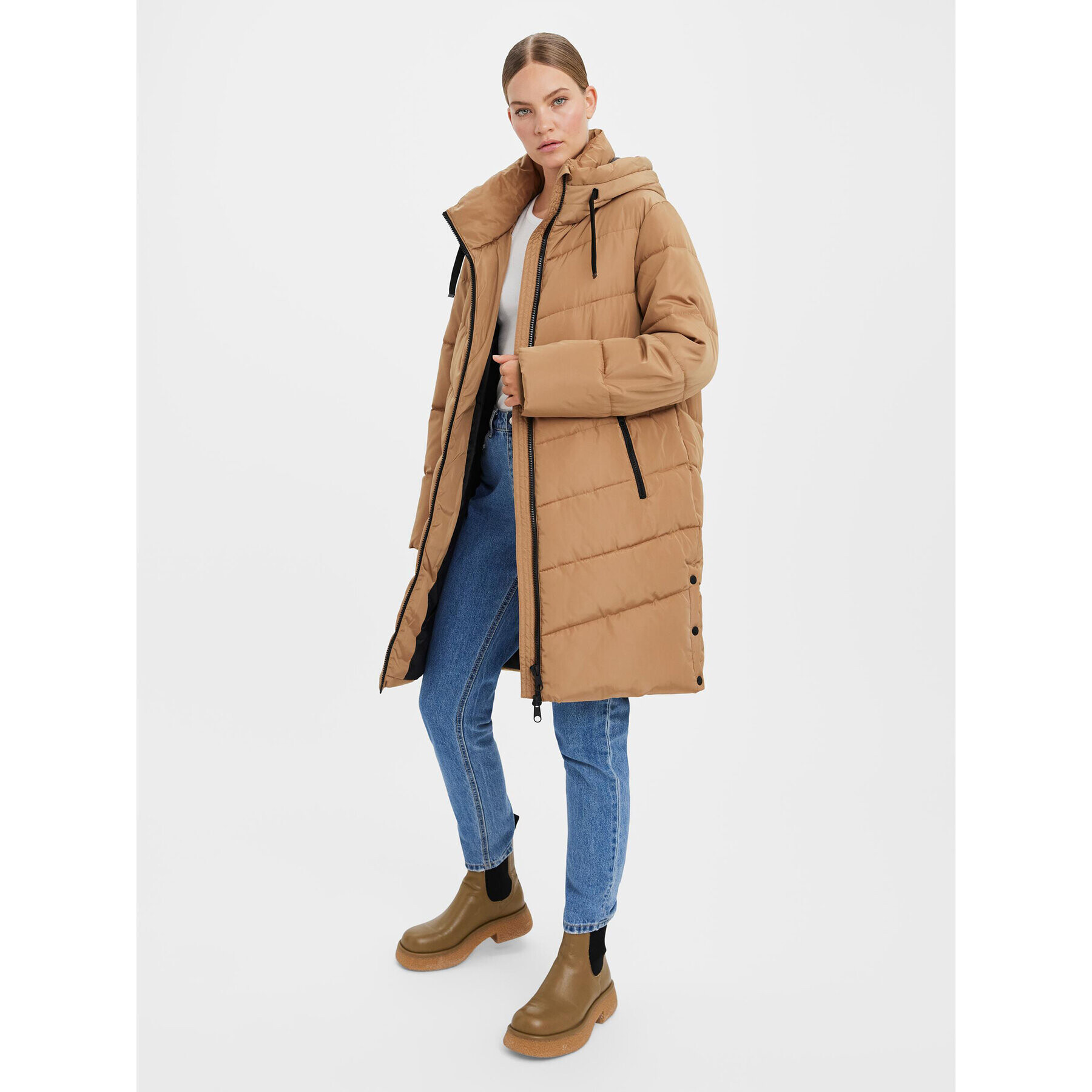 Vero Moda Пухено яке Nora 10267675 Кафяв Regular Fit - Pepit.bg