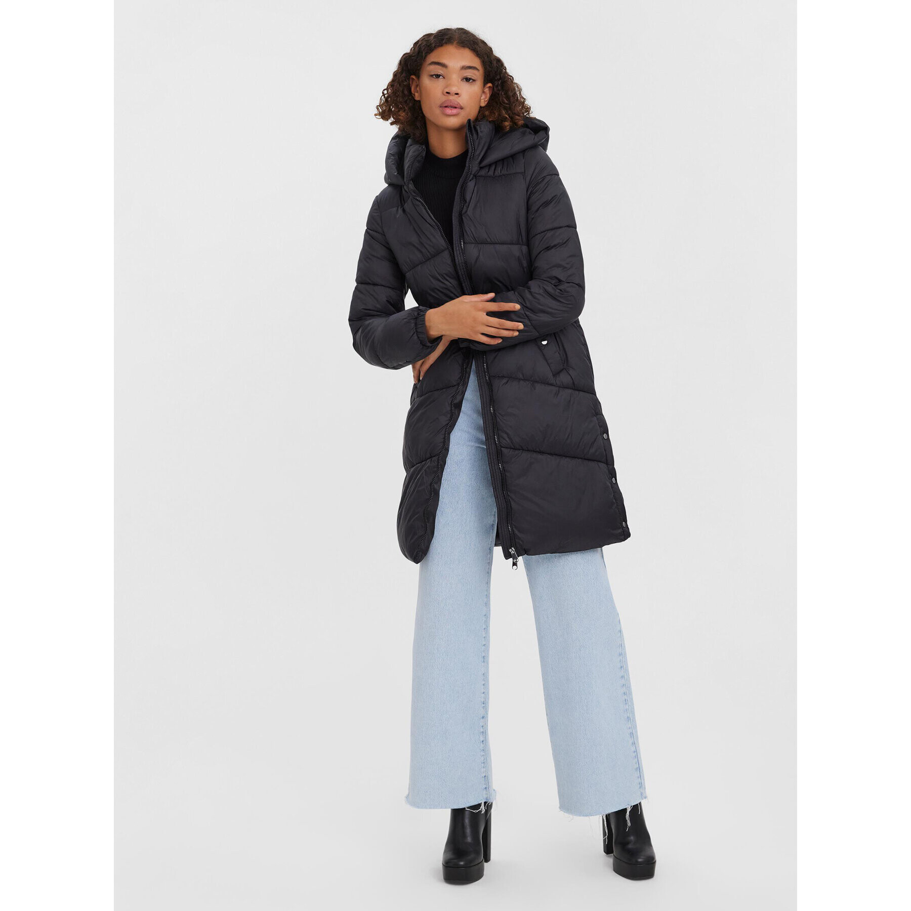 Vero Moda Пухено яке Uppsala 10270146 Черен Regular Fit - Pepit.bg