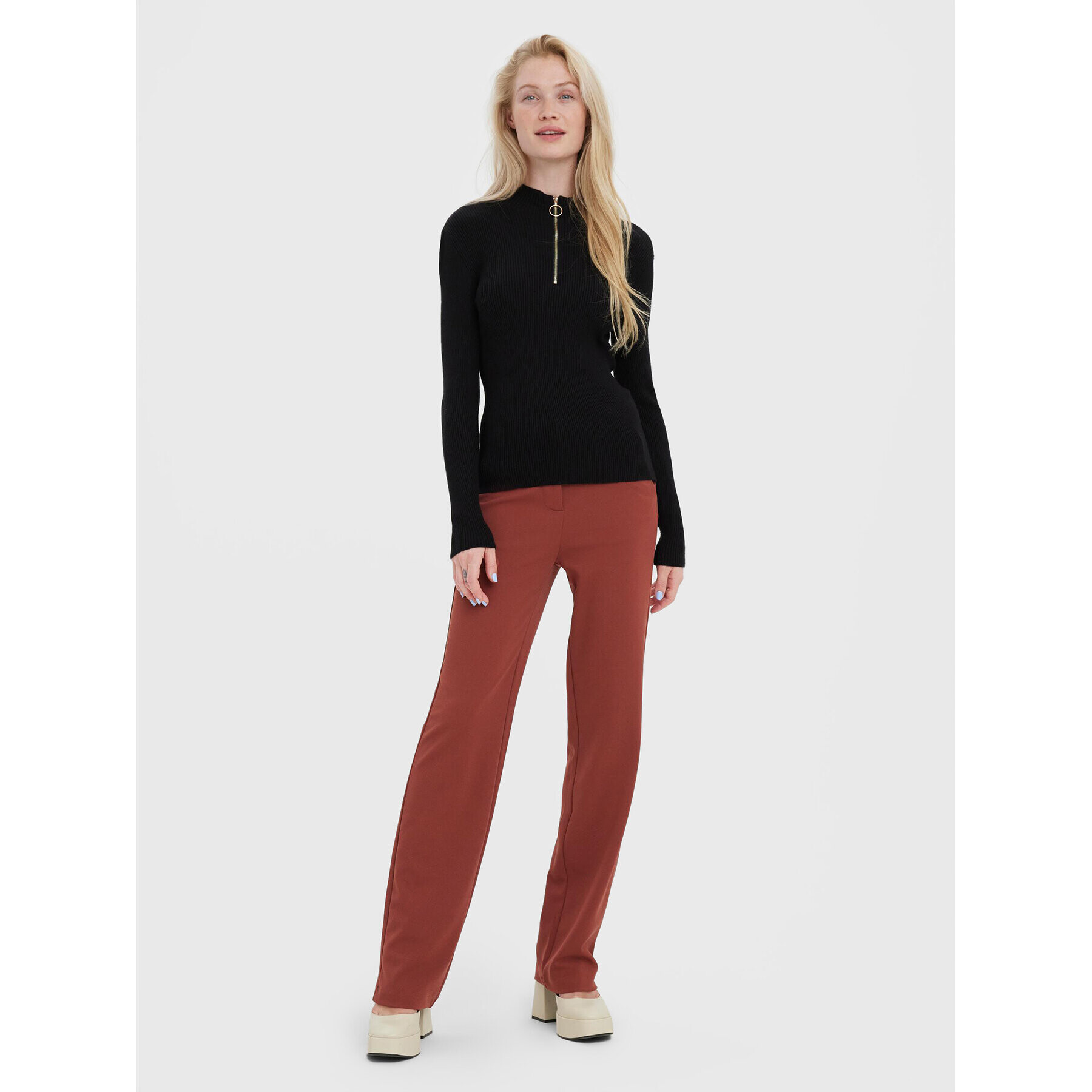Vero Moda Пуловер Evie 10269110 Черен Slim Fit - Pepit.bg