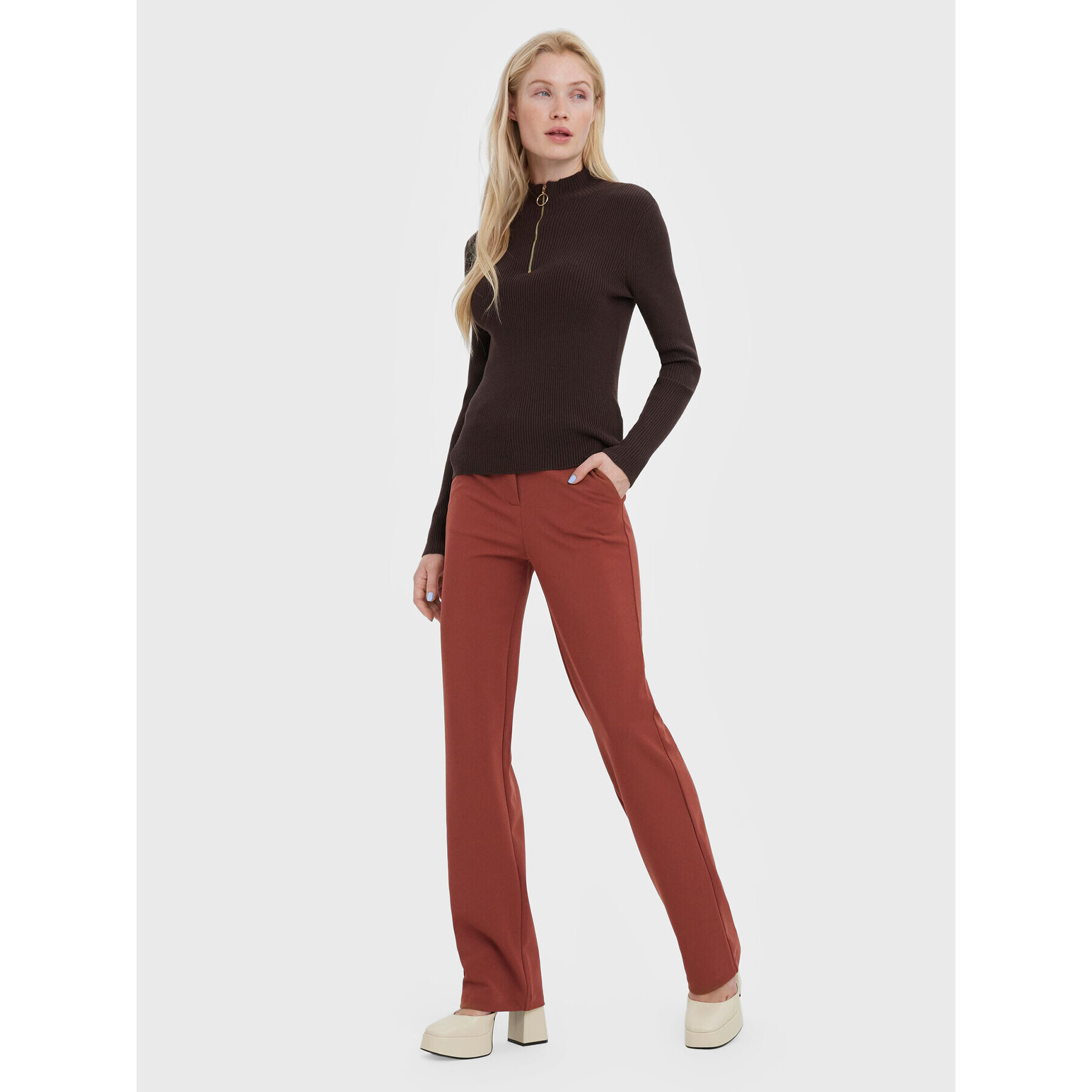 Vero Moda Пуловер Evie 10269110 Кафяв Slim Fit - Pepit.bg