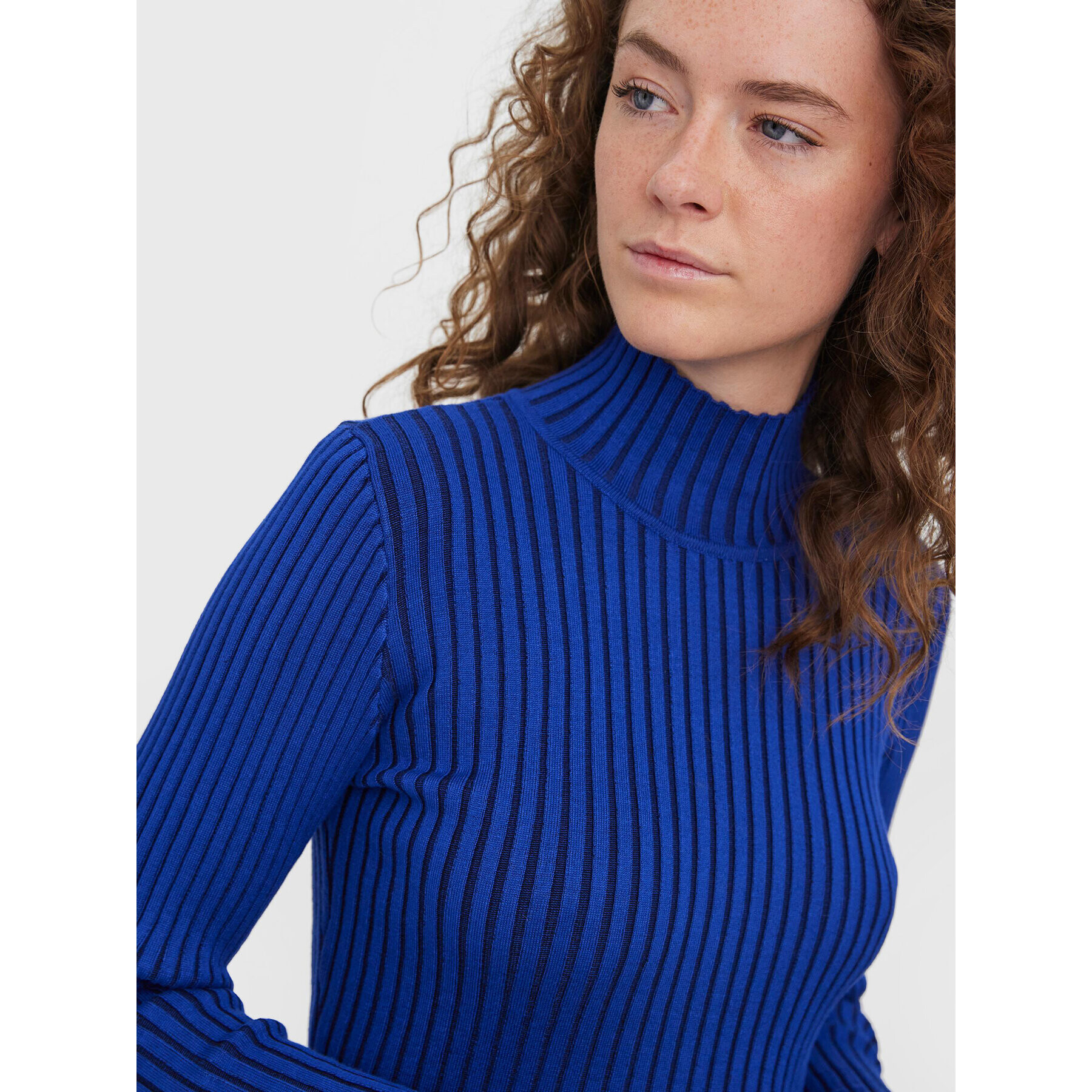 Vero Moda Пуловер Willow 10271000 Тъмносин Slim Fit - Pepit.bg