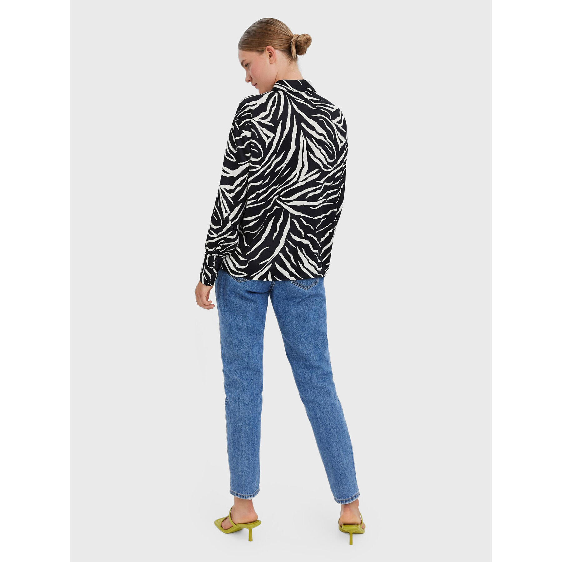 Vero Moda Риза Liva 10275278 Черен Relaxed Fit - Pepit.bg