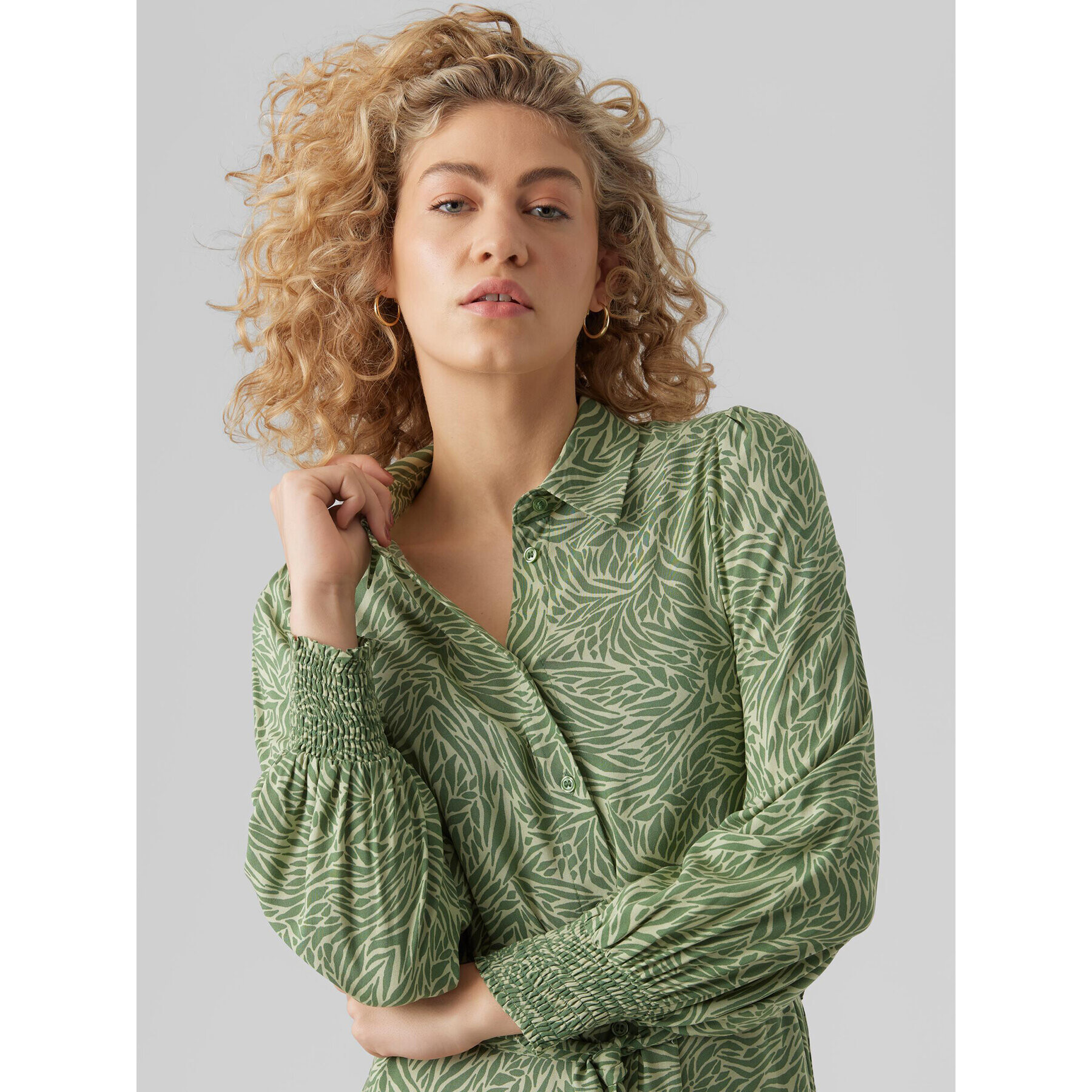 Vero Moda Рокля тип риза Sara 10282451 Зелен Regular Fit - Pepit.bg
