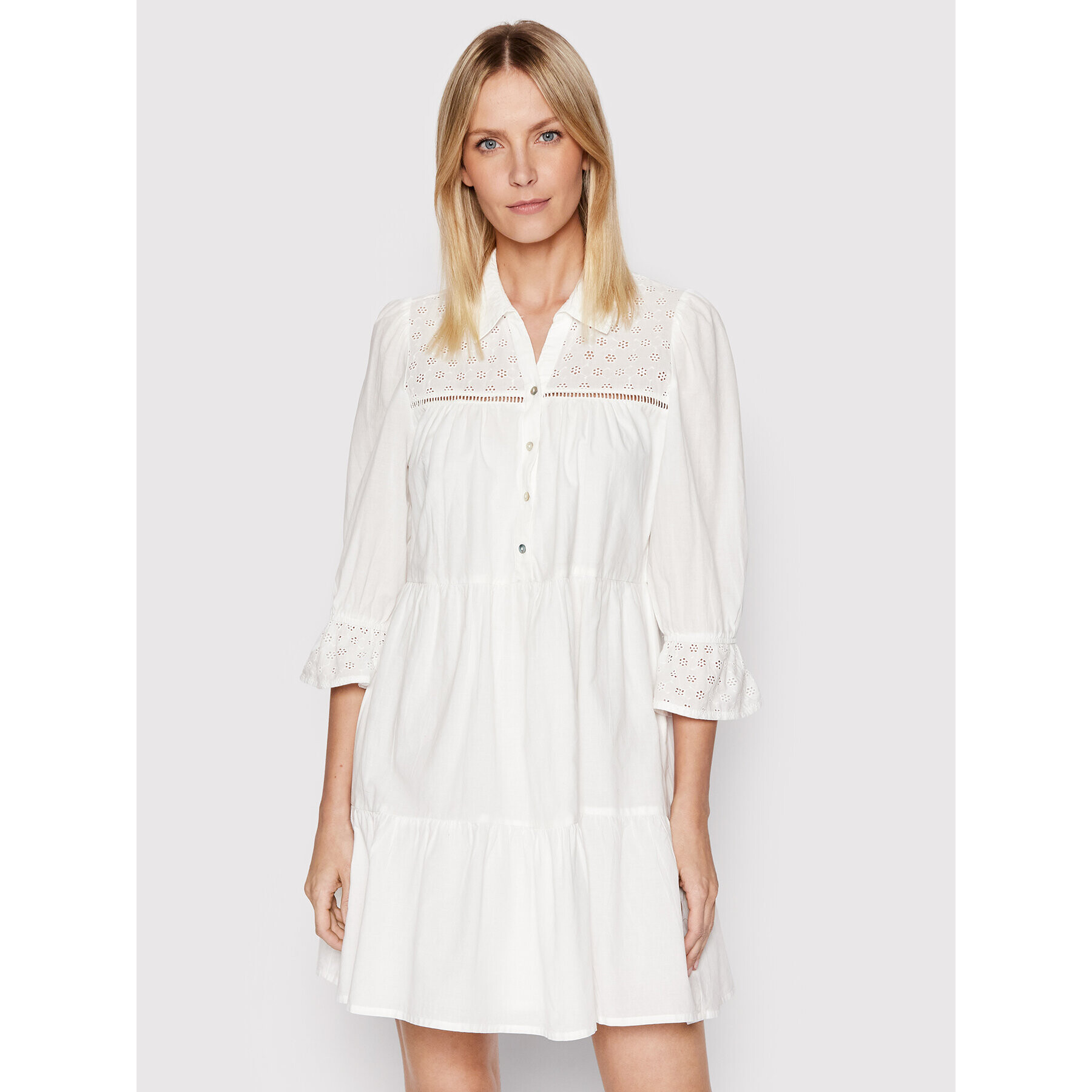 Vero Moda Рокля тип риза Amina 10263672 Бял Relaxed Fit - Pepit.bg