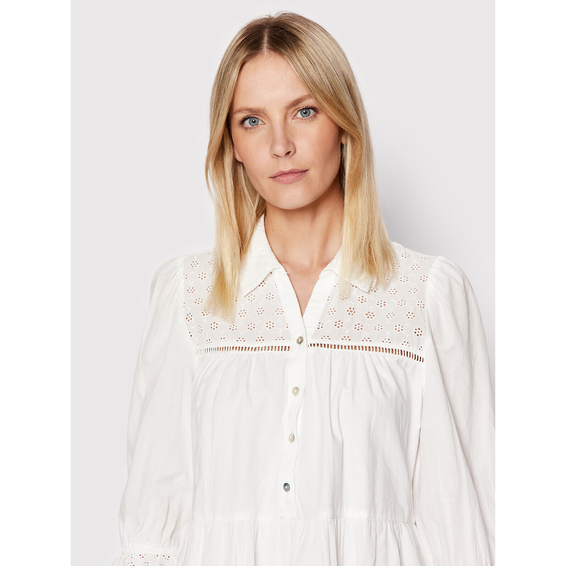 Vero Moda Рокля тип риза Amina 10263672 Бял Relaxed Fit - Pepit.bg
