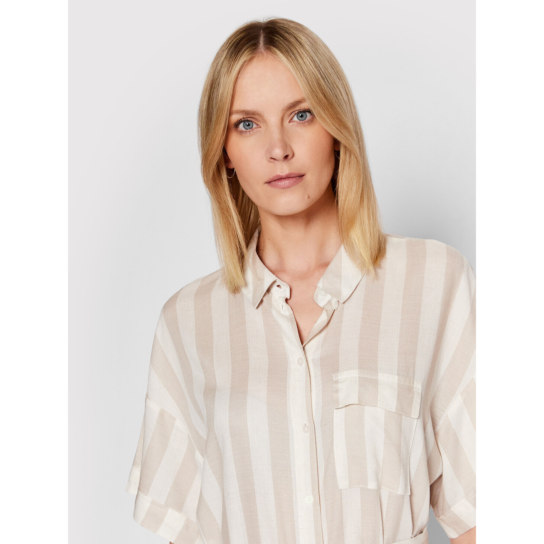 Vero Moda Рокля тип риза Jena 10260258 Бежов Relaxed Fit - Pepit.bg