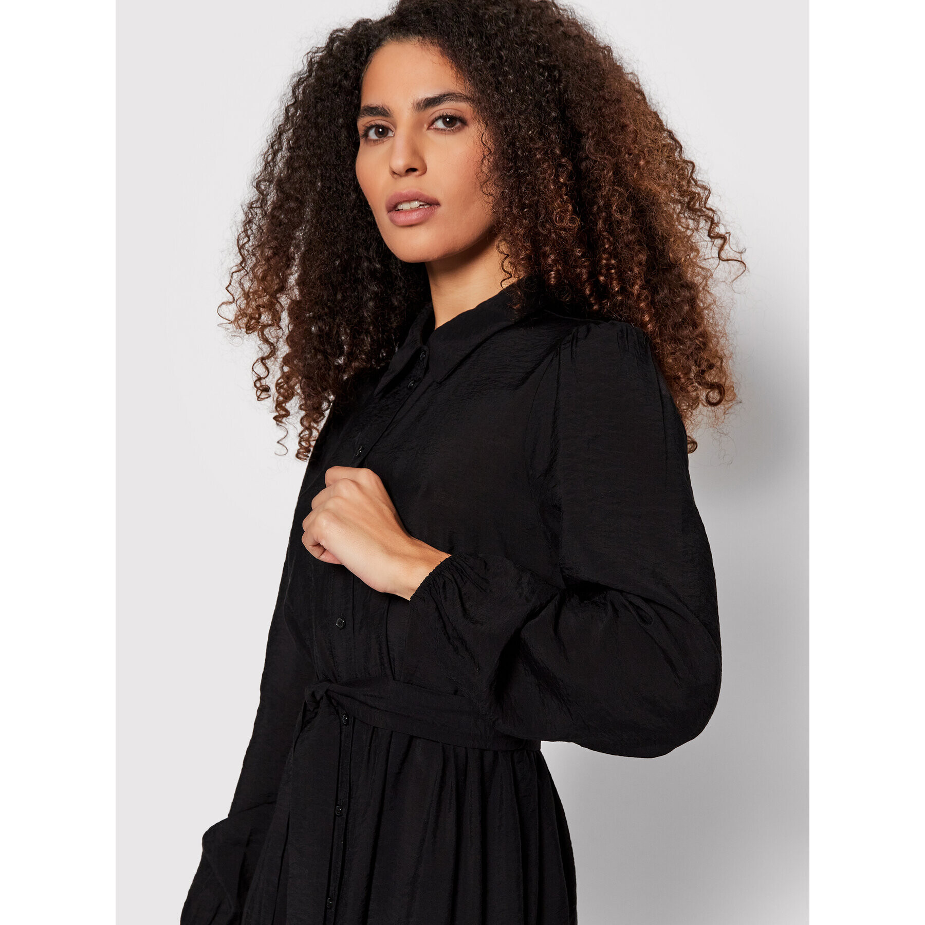 Vero Moda Рокля тип риза Dharma 10264393 Черен Regular Fit - Pepit.bg