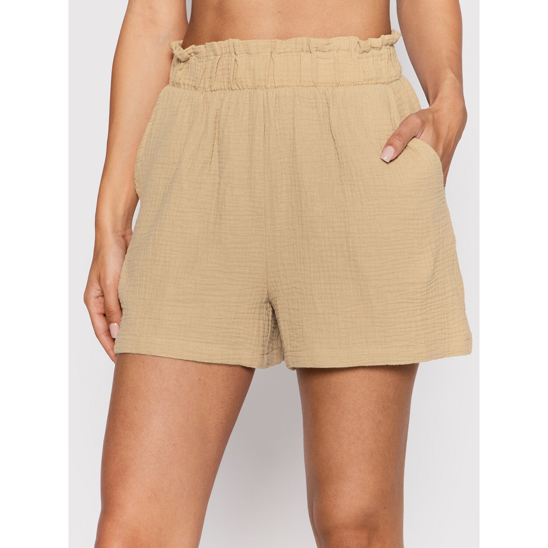 Vero Moda Шорти от плат Natali 10262930 Бежов Regular Fit - Pepit.bg