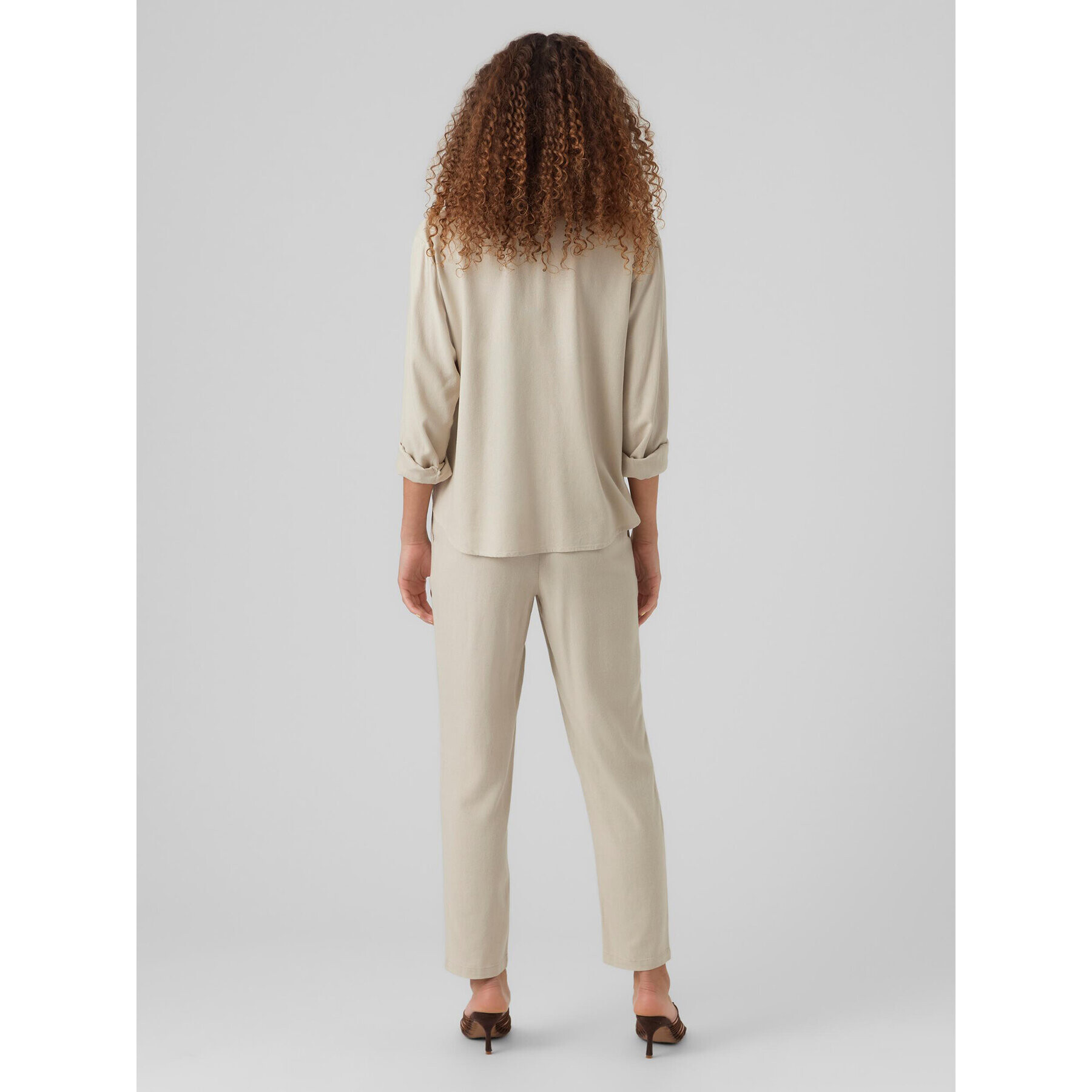 Vero Moda Текстилни панталони Jesmilo 10279691 Сив Regular Fit - Pepit.bg