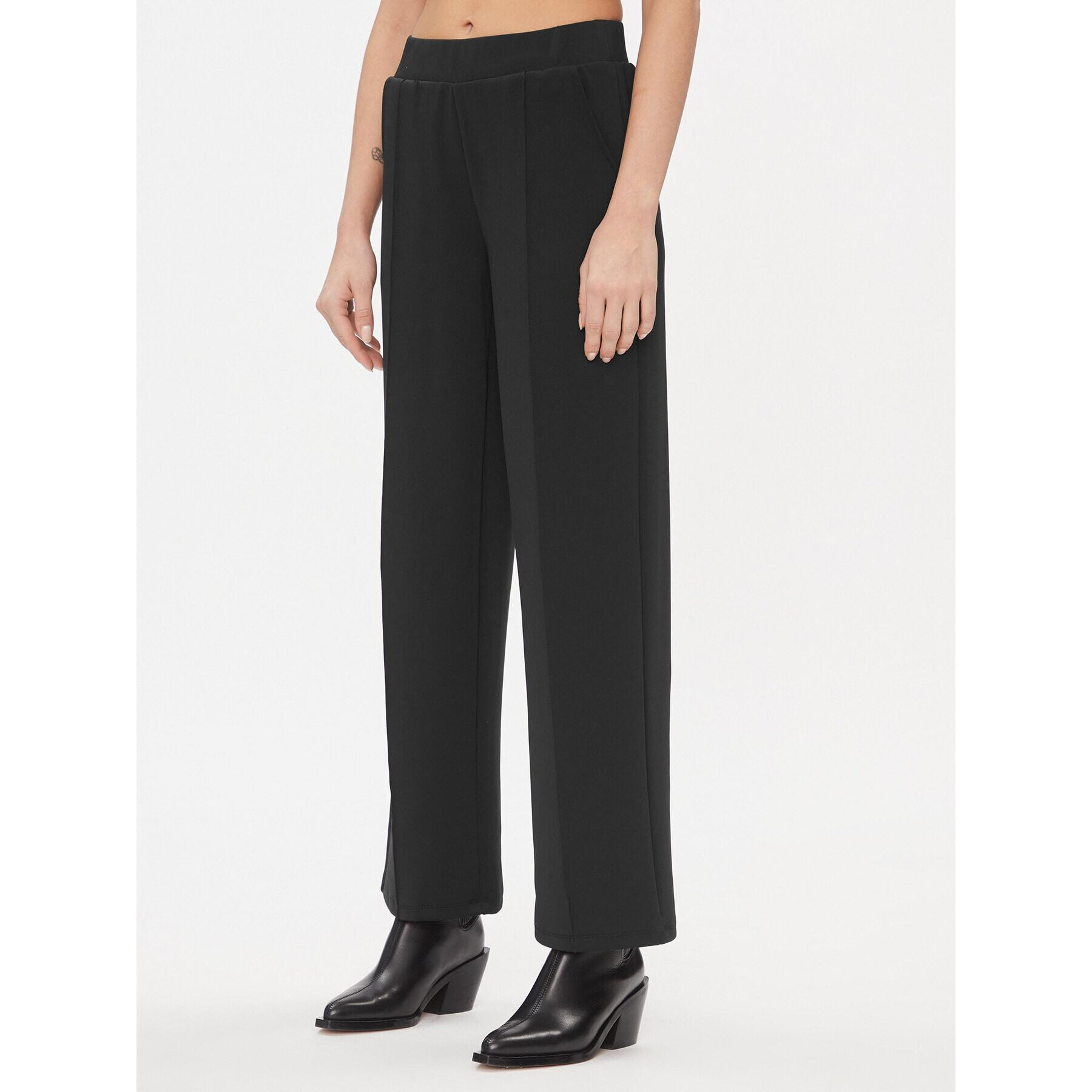 Vero Moda Текстилни панталони 10296830 Черен Relaxed Fit - Pepit.bg