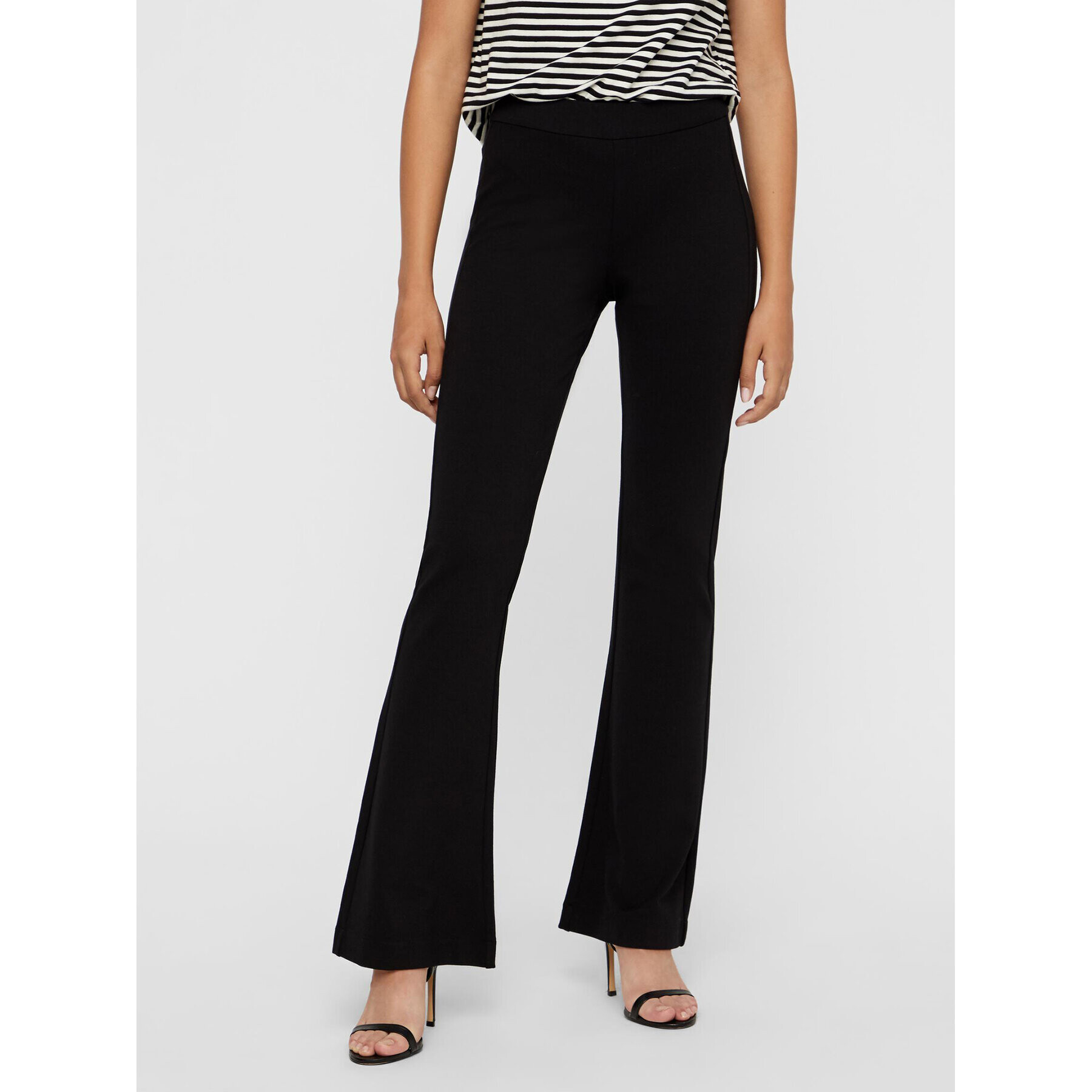 Vero Moda Текстилни панталони Kamma 10209858 Черен Flared Fit - Pepit.bg