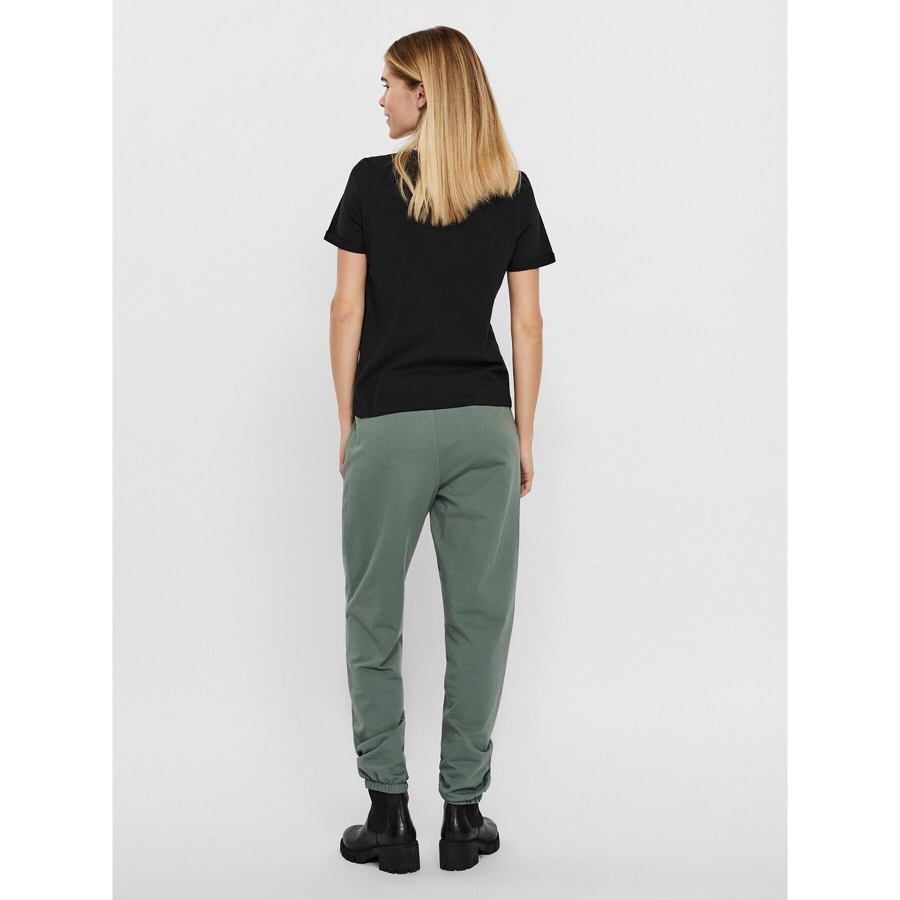 Vero Moda Тишърт Paula 10243889 Черен Regular Fit - Pepit.bg