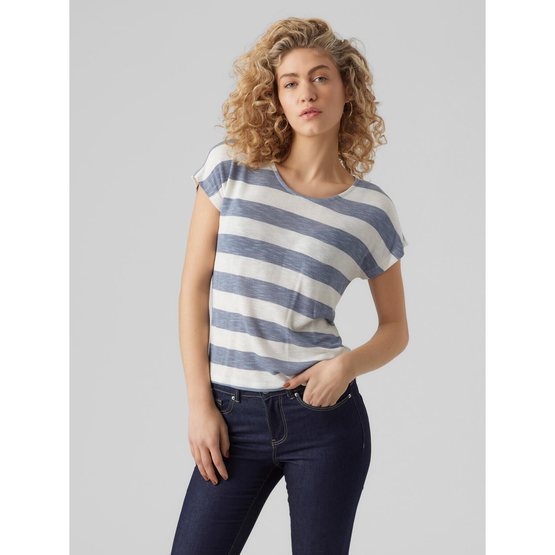 Vero Moda Тишърт Wide 10284474 Син Box Fit - Pepit.bg