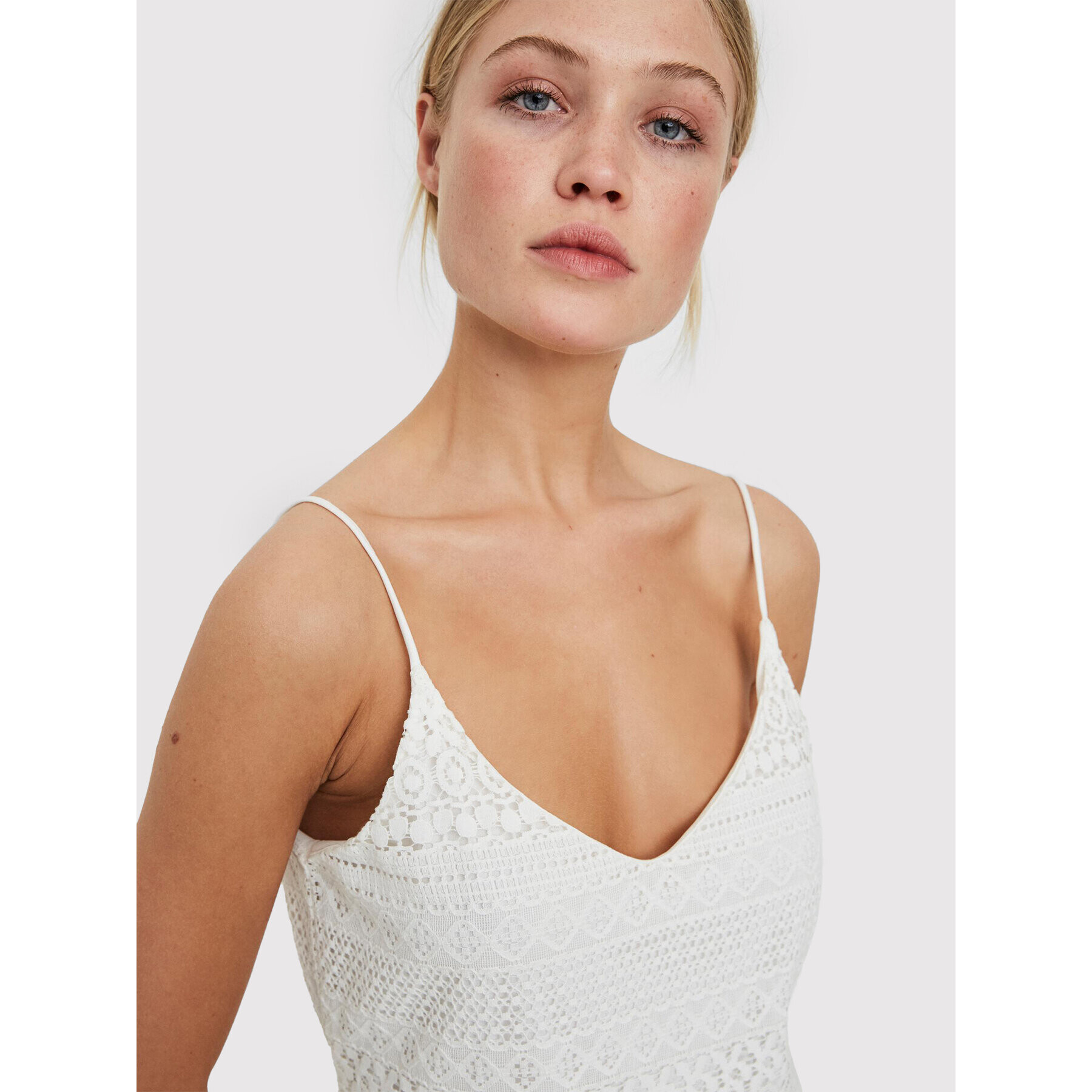 Vero Moda топ Honey 10190150 Бял Regular Fit - Pepit.bg