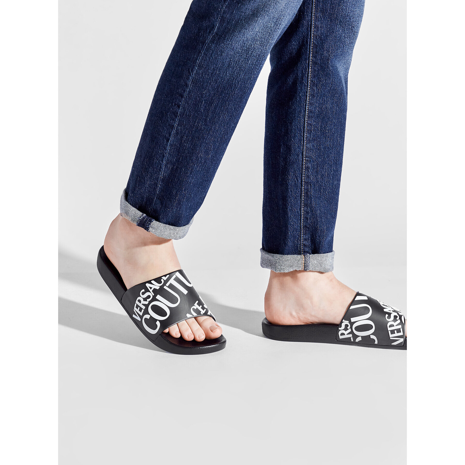 Versace Jeans Couture Чехли 72YA3SQ1 Черен - Pepit.bg