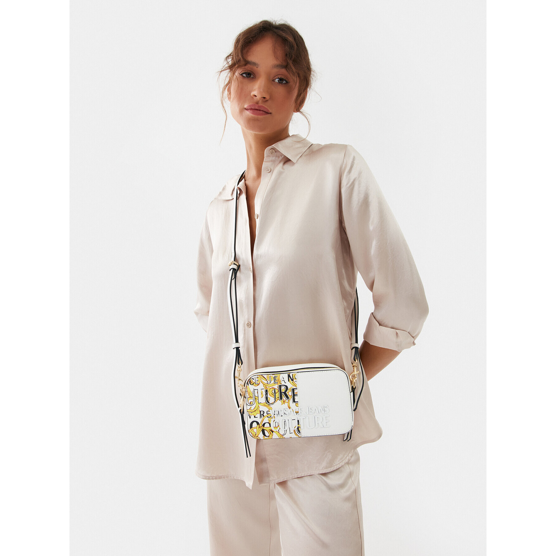 Versace Jeans Couture Дамска чанта 74VA4BP3 Бял - Pepit.bg