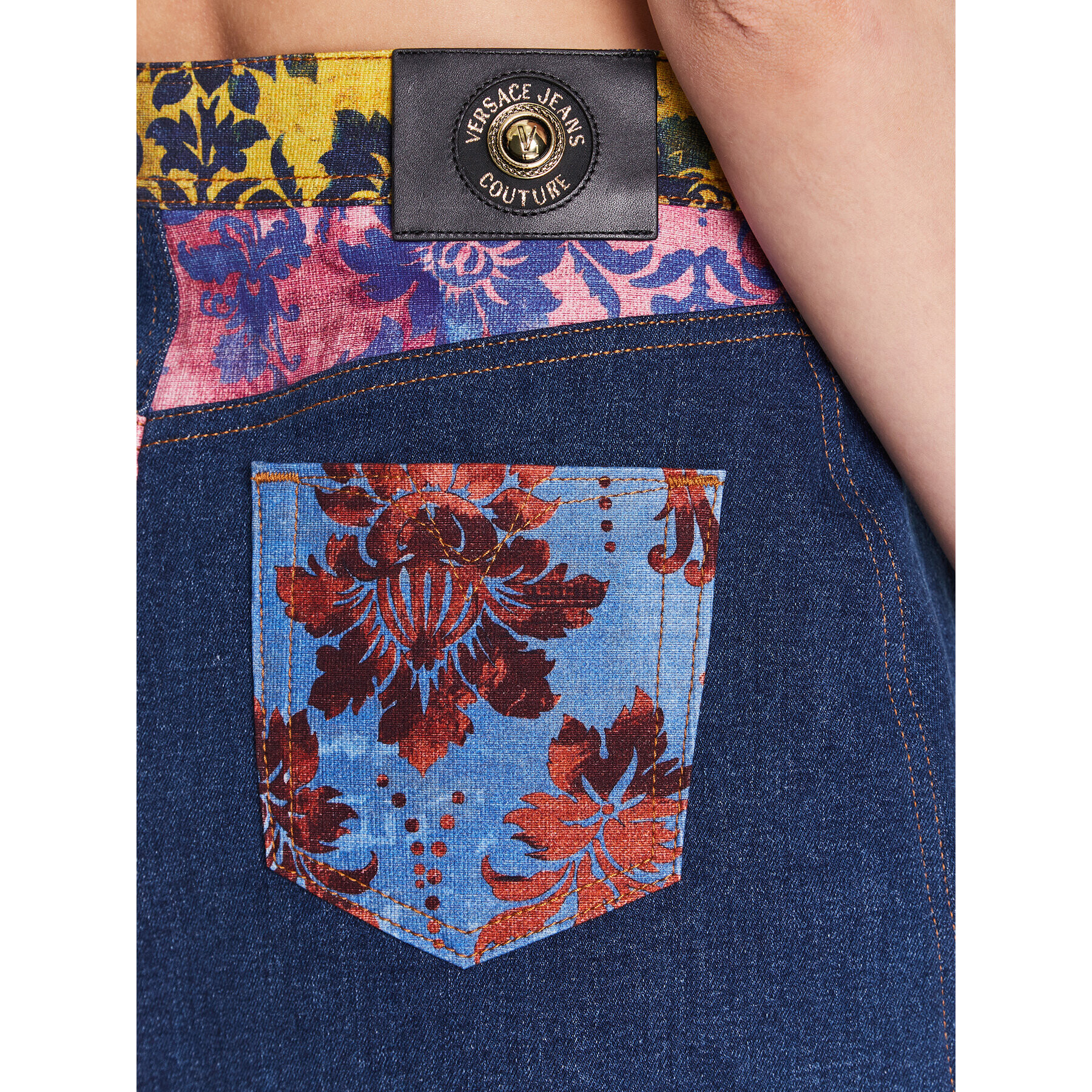 Versace Jeans Couture Дънкова пола 73HAE85M Цветен Regular Fit - Pepit.bg