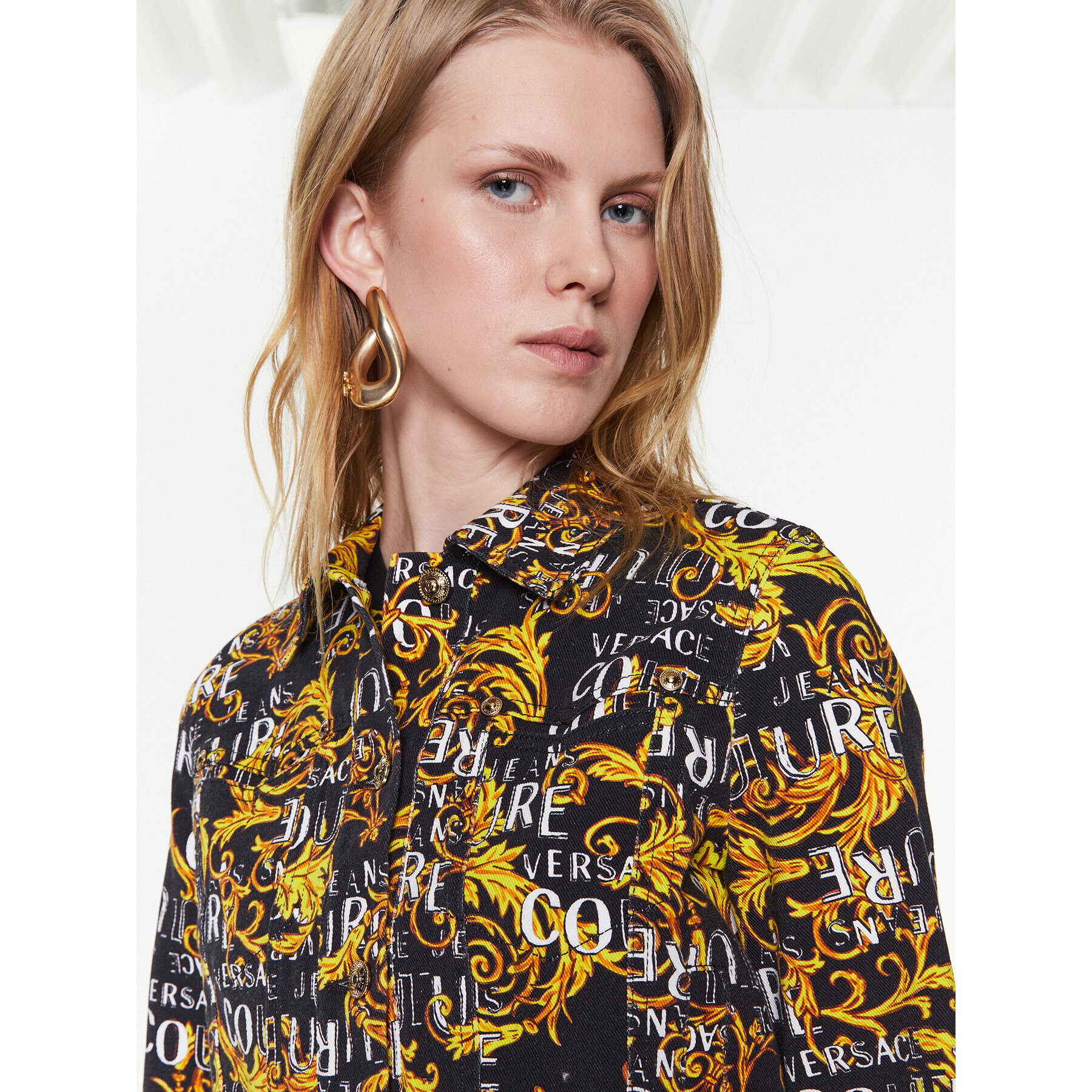 Versace Jeans Couture Дънково яке 74HAS453 Черен Regular Fit - Pepit.bg