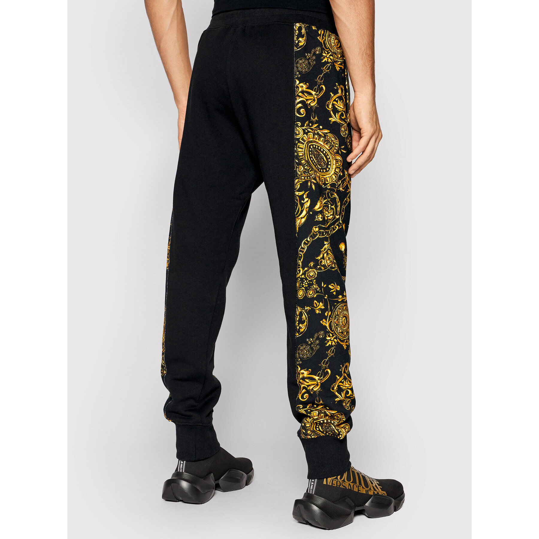 Versace Jeans Couture Долнище анцуг Contr Print Bjoux Baroque 71GAA3C0 Черен Regular Fit - Pepit.bg