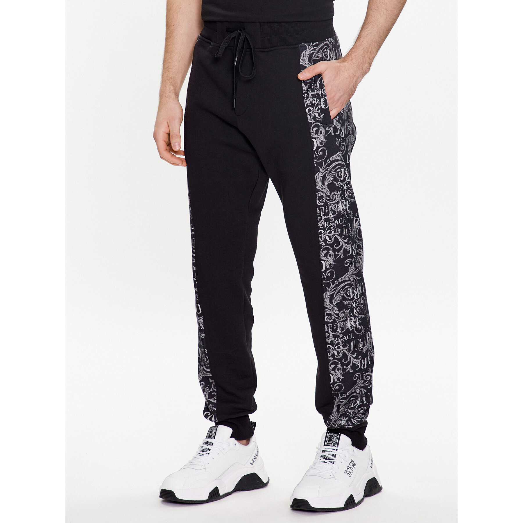 Versace Jeans Couture Долнище анцуг Logo Baroque 74GAA3C0 Черен Regular Fit - Pepit.bg