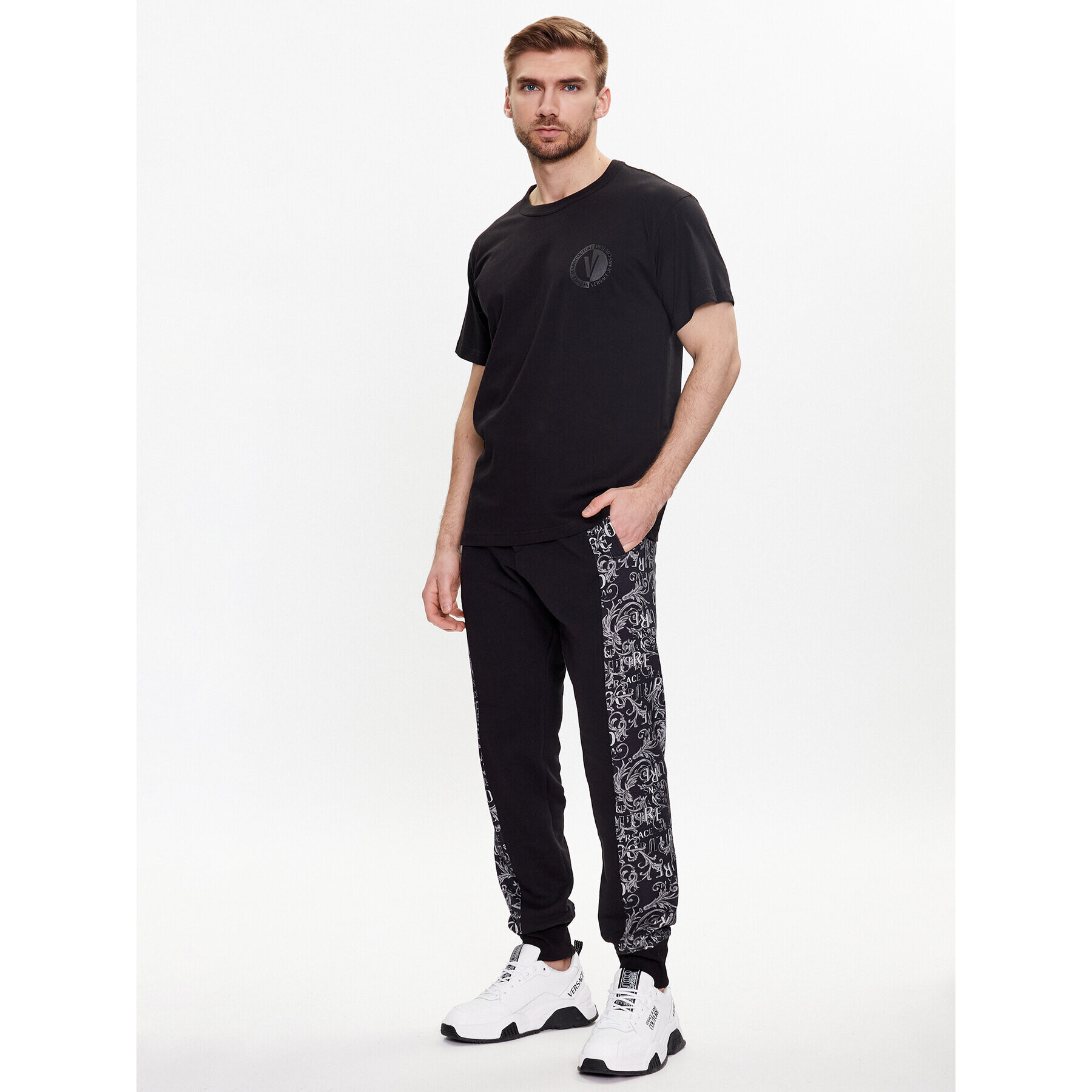 Versace Jeans Couture Долнище анцуг Logo Baroque 74GAA3C0 Черен Regular Fit - Pepit.bg