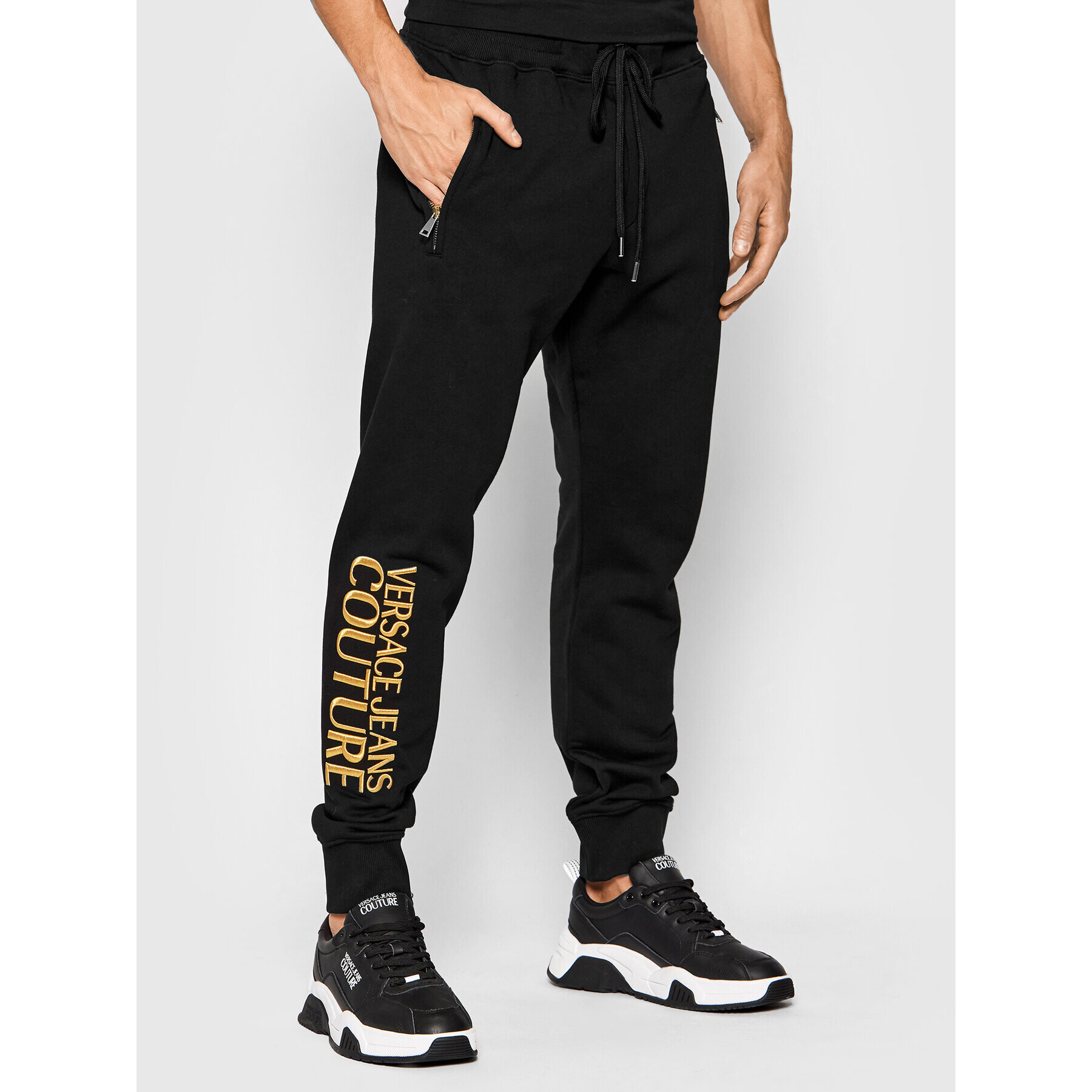 Versace Jeans Couture Долнище анцуг Logo Embro 71GAAT01 Черен Regular Fit - Pepit.bg