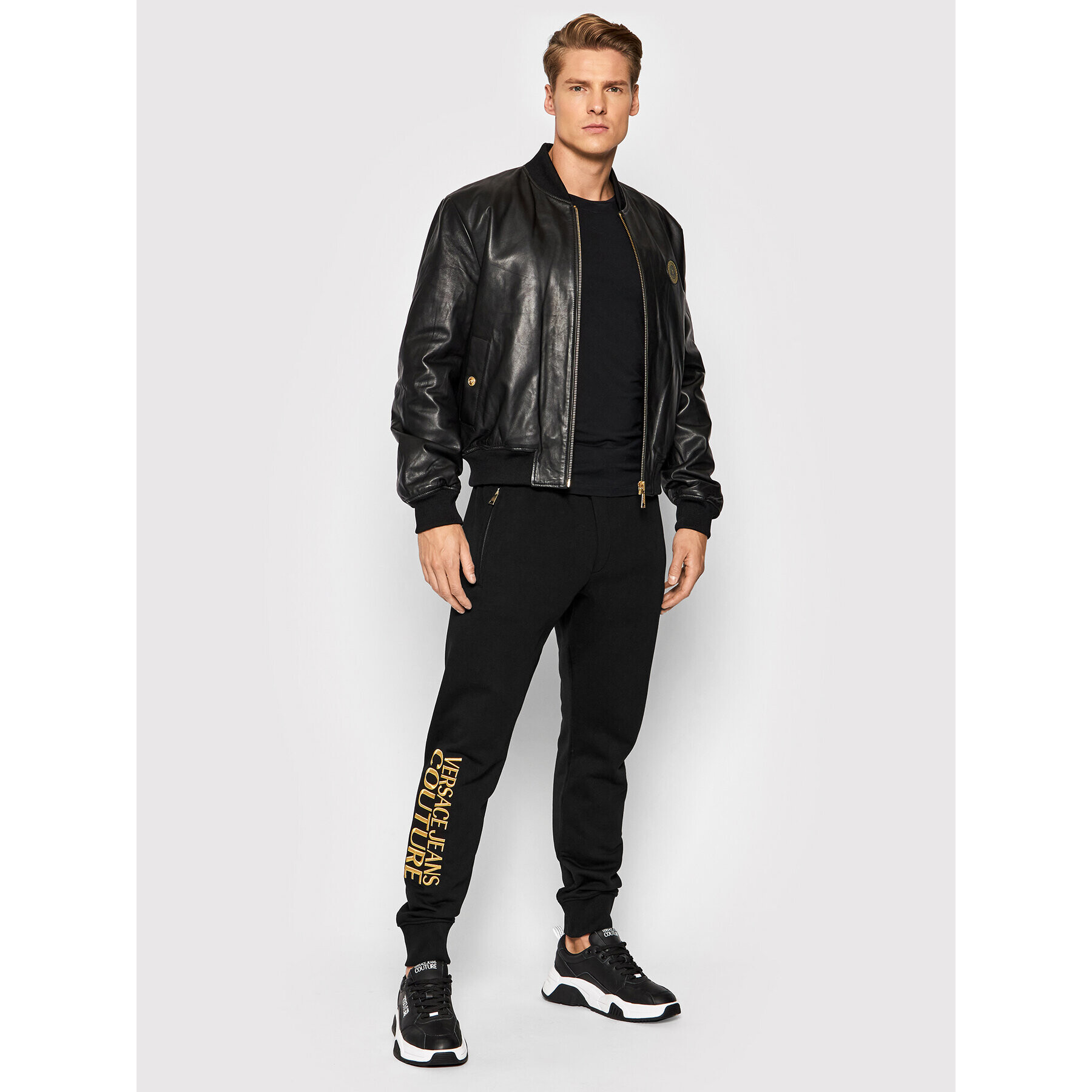 Versace Jeans Couture Долнище анцуг Logo Embro 71GAAT01 Черен Regular Fit - Pepit.bg