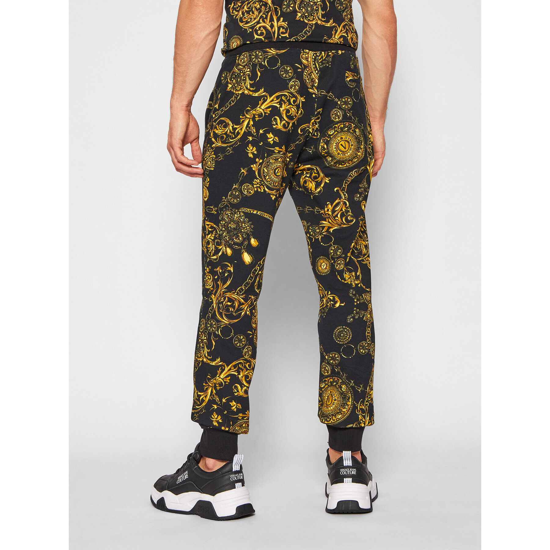 Versace Jeans Couture Долнище анцуг Print Bijoux Baroque 71GAA3B0 Черен Regular Fit - Pepit.bg