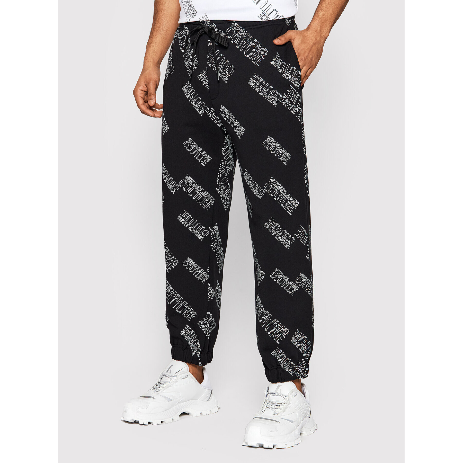 Versace Jeans Couture Долнище анцуг Print Logo 72GAA316 Черен Regular Fit - Pepit.bg