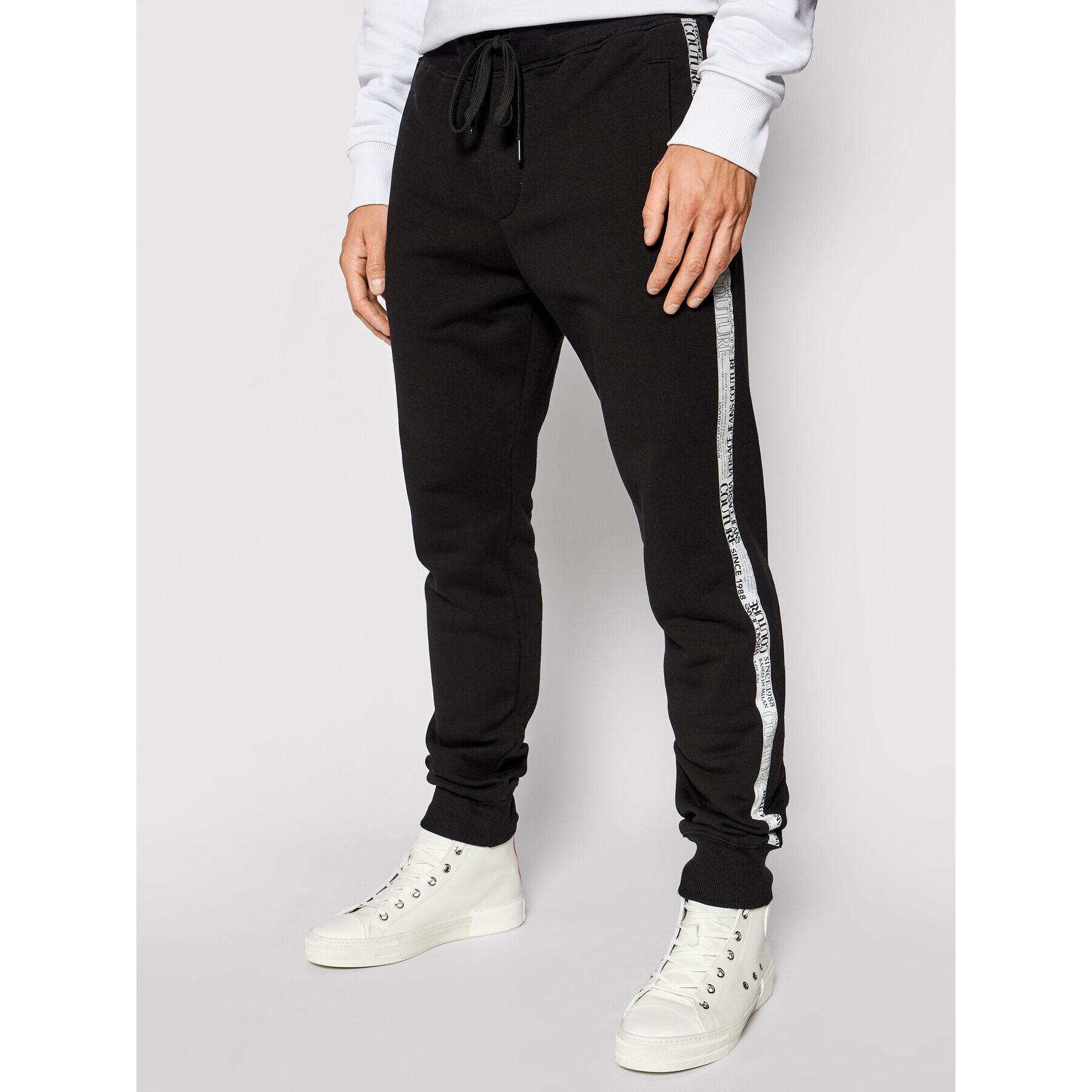 Versace Jeans Couture Долнище анцуг Tape Logo 71GAA3B7 Черен Regular Fit - Pepit.bg