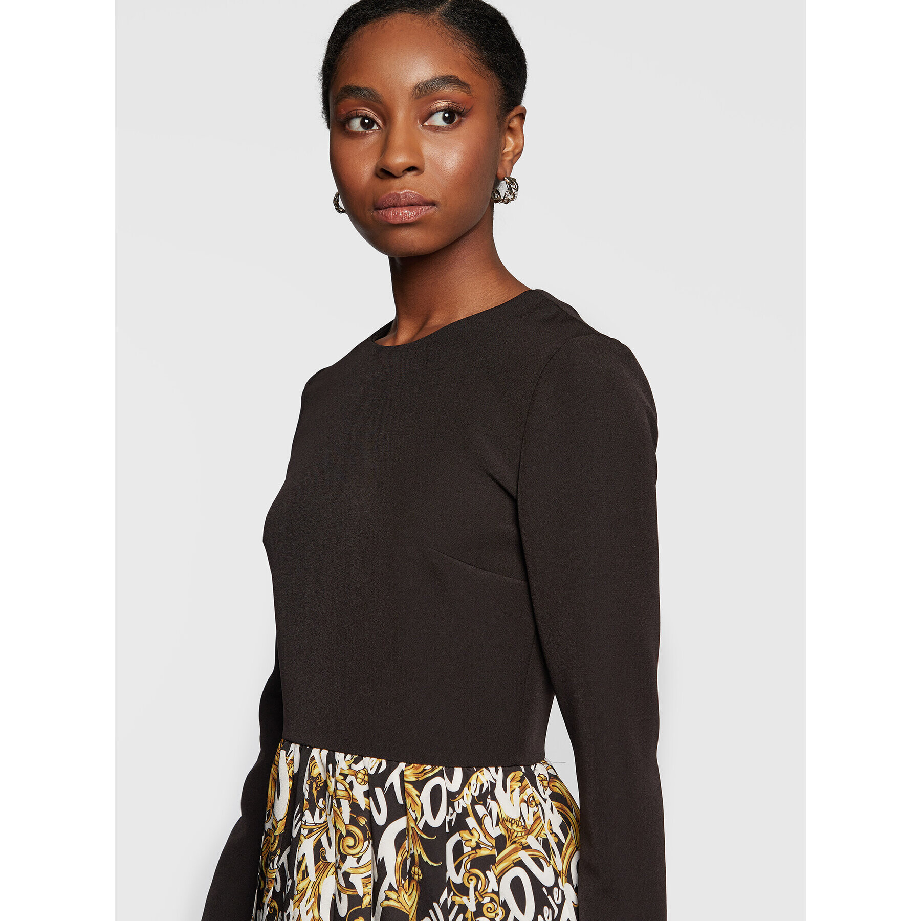 Versace Jeans Couture Ежедневна рокля 73HAO923 Черен Regular Fit - Pepit.bg