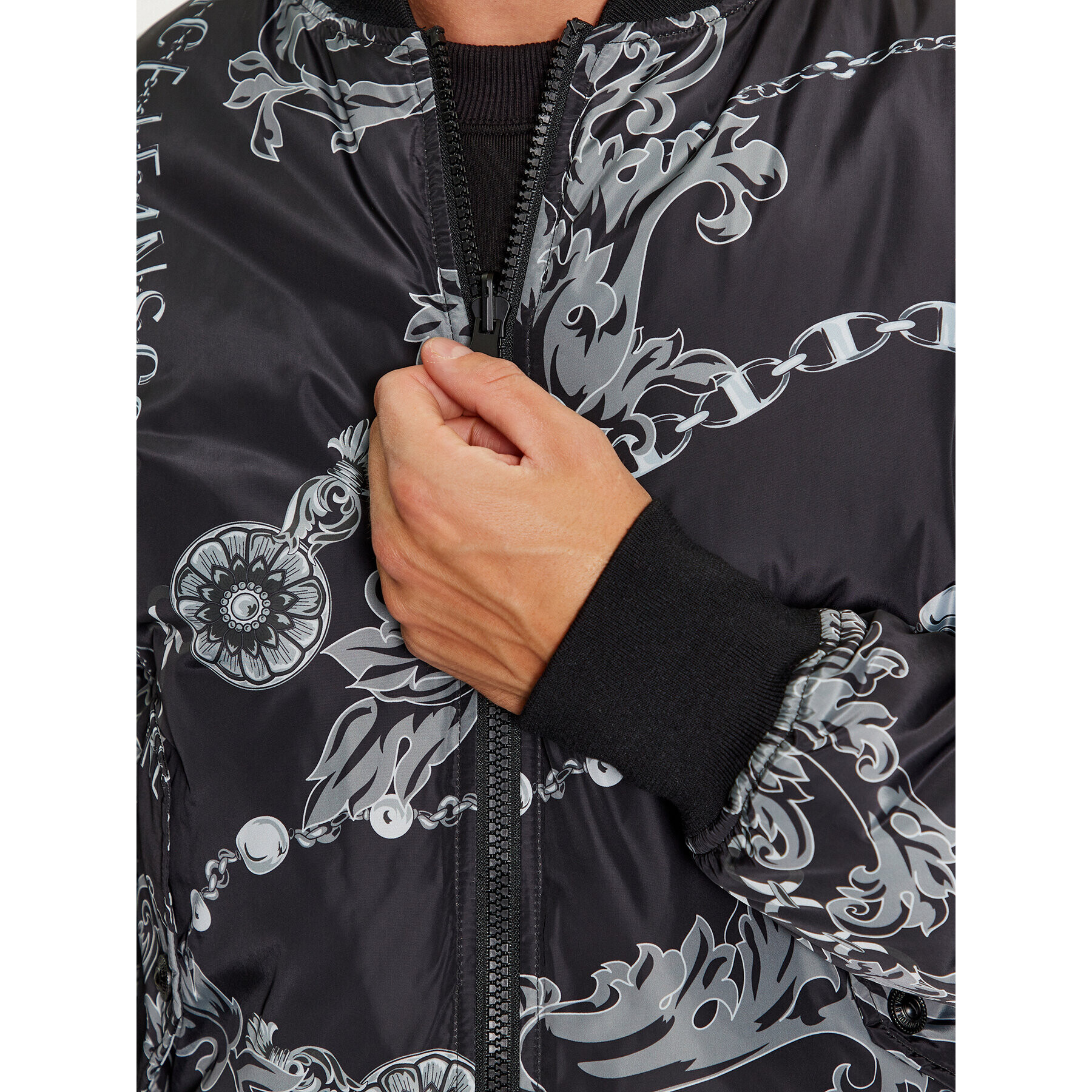 Versace Jeans Couture Яке бомбър 75GASD04 Черен Regular Fit - Pepit.bg