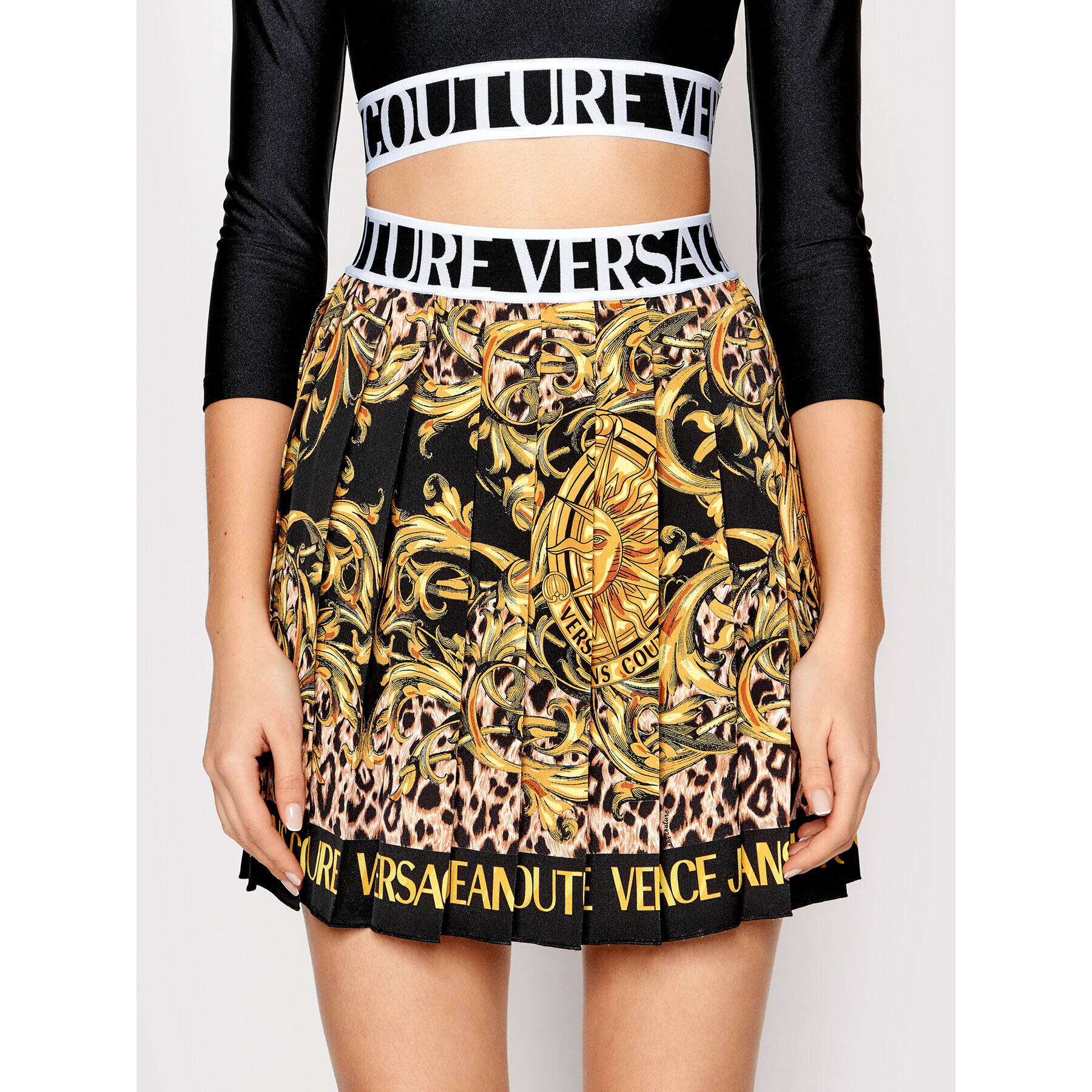 Versace Jeans Couture Плисирана пола Garland Sun 72HAE812 Черен Regular Fit - Pepit.bg