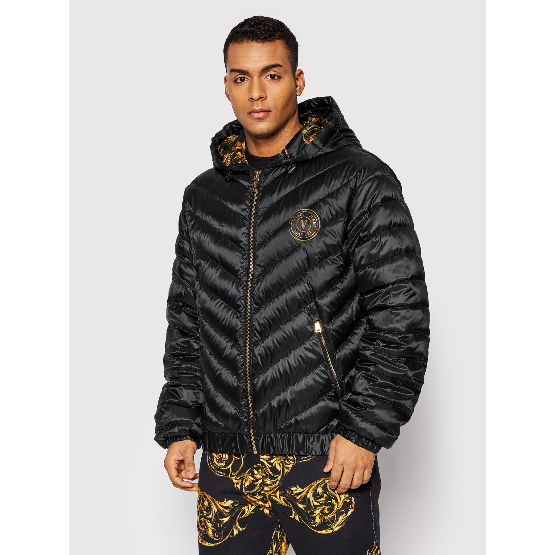 Versace Jeans Couture Пухено яке 72GAU426 Черен Regular Fit - Pepit.bg