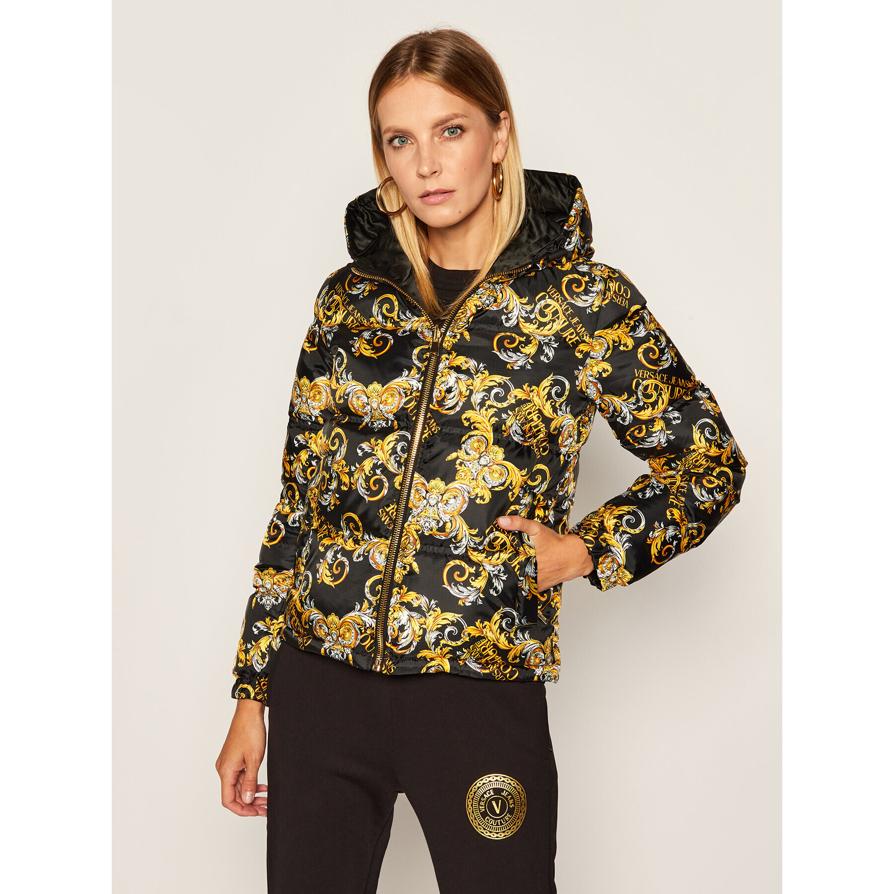 Versace Jeans Couture Пухено яке E5HZA959 Цветен Regular Fit - Pepit.bg