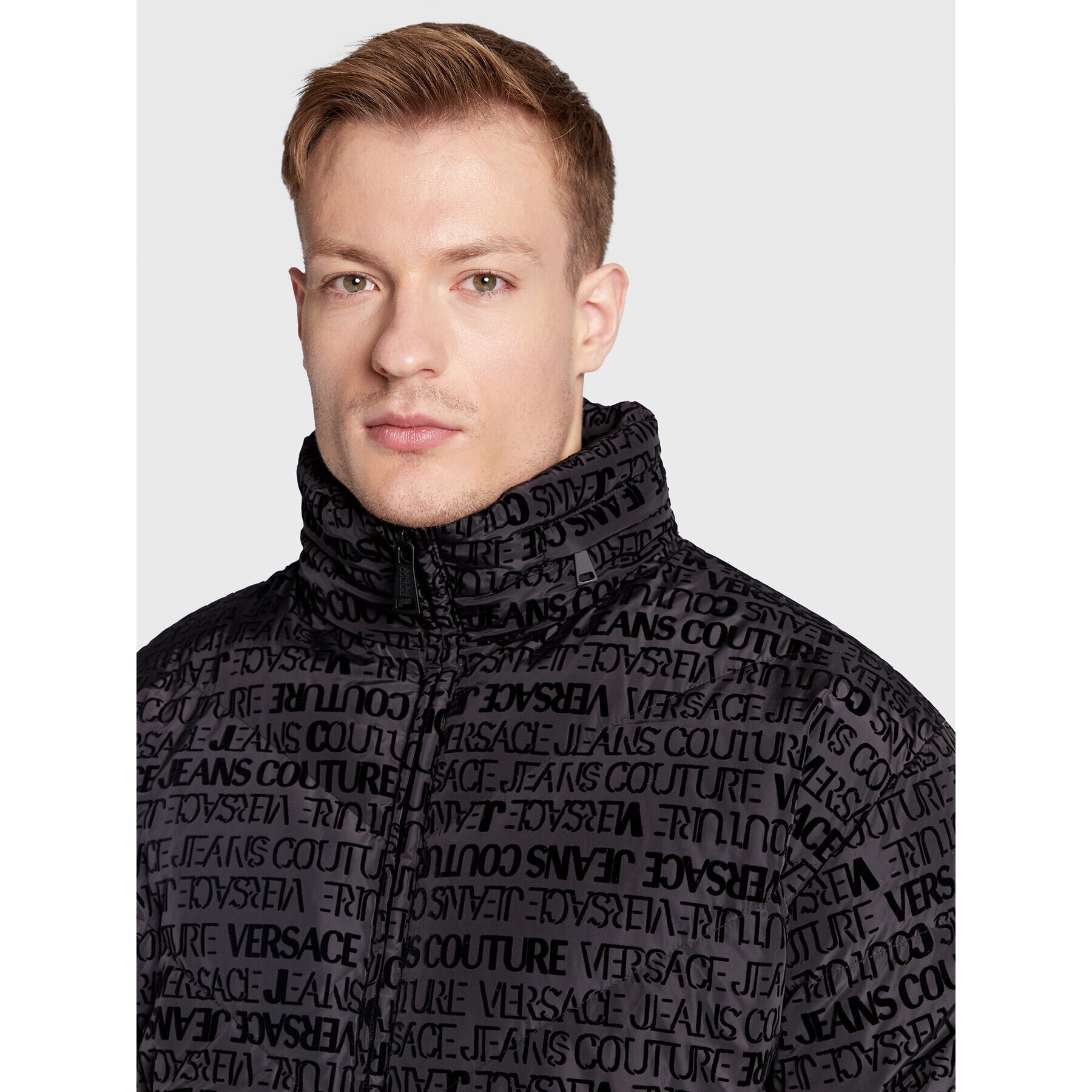 Versace Jeans Couture Пухено яке Logo Flock 73GAU4D3 Черен Regular Fit - Pepit.bg
