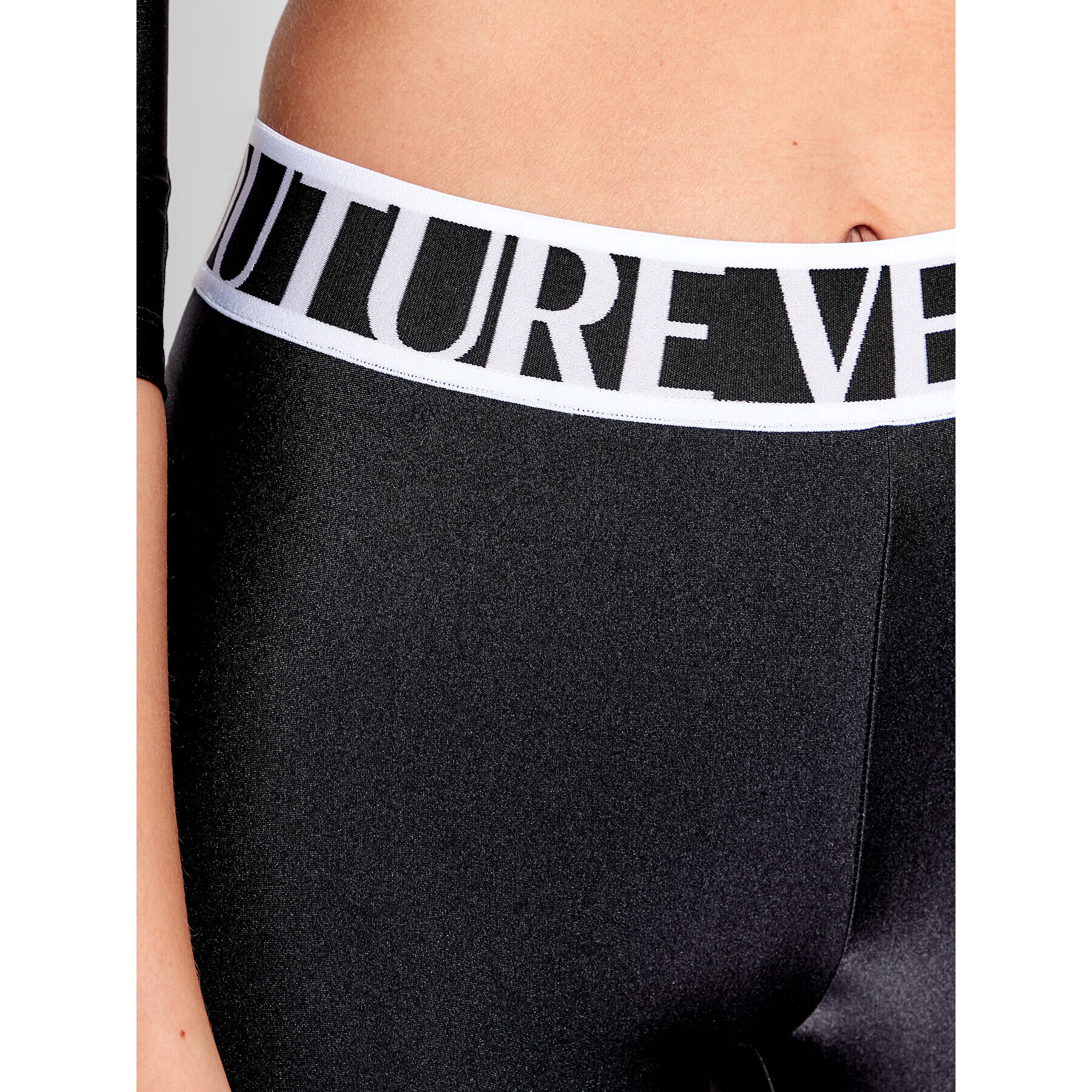 Versace Jeans Couture Спортни шорти Logo 72HAC110 Черен Slim Fit - Pepit.bg