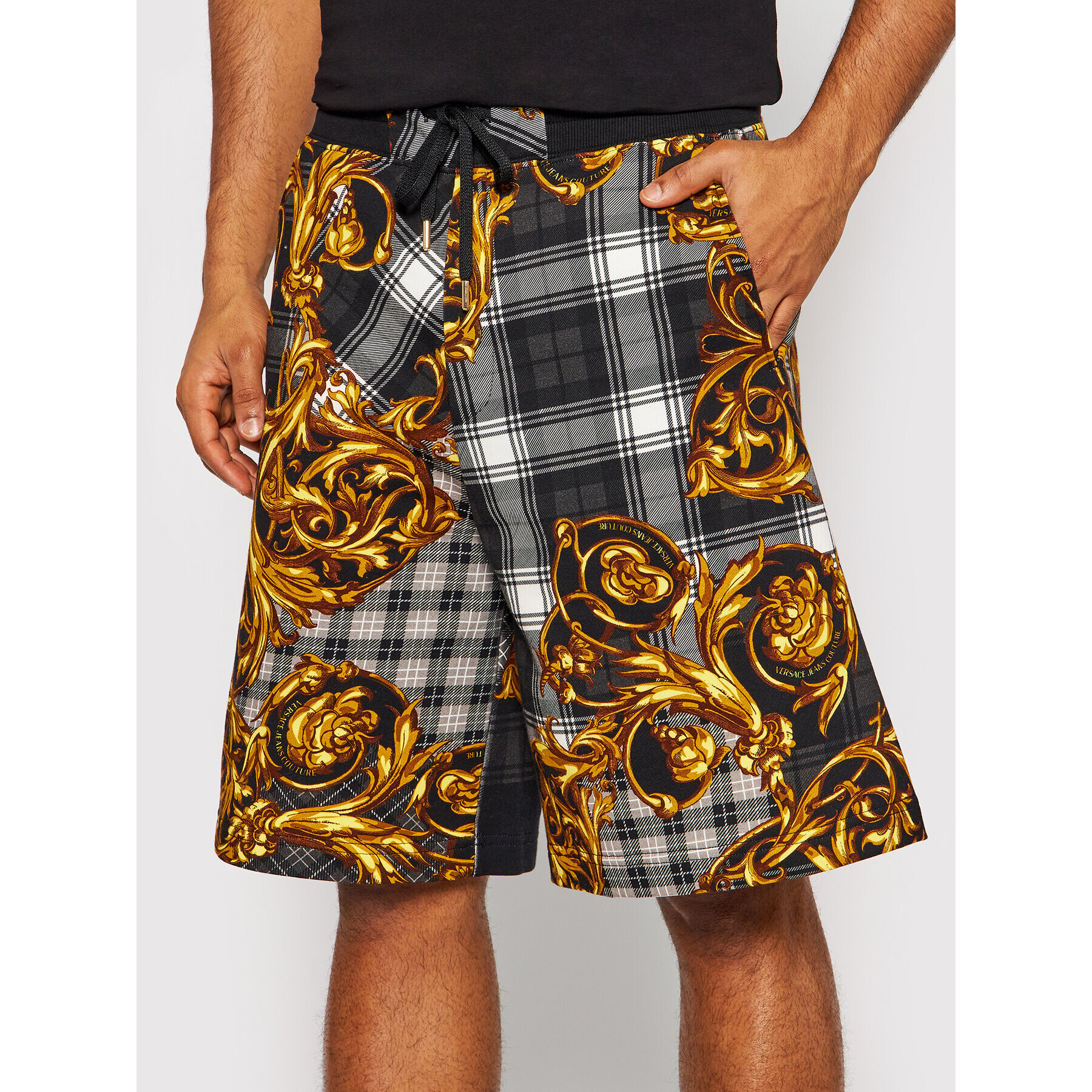 Versace Jeans Couture Спортни шорти Print Highlad Baroq 71GAD3P9 Черен Regular Fit - Pepit.bg