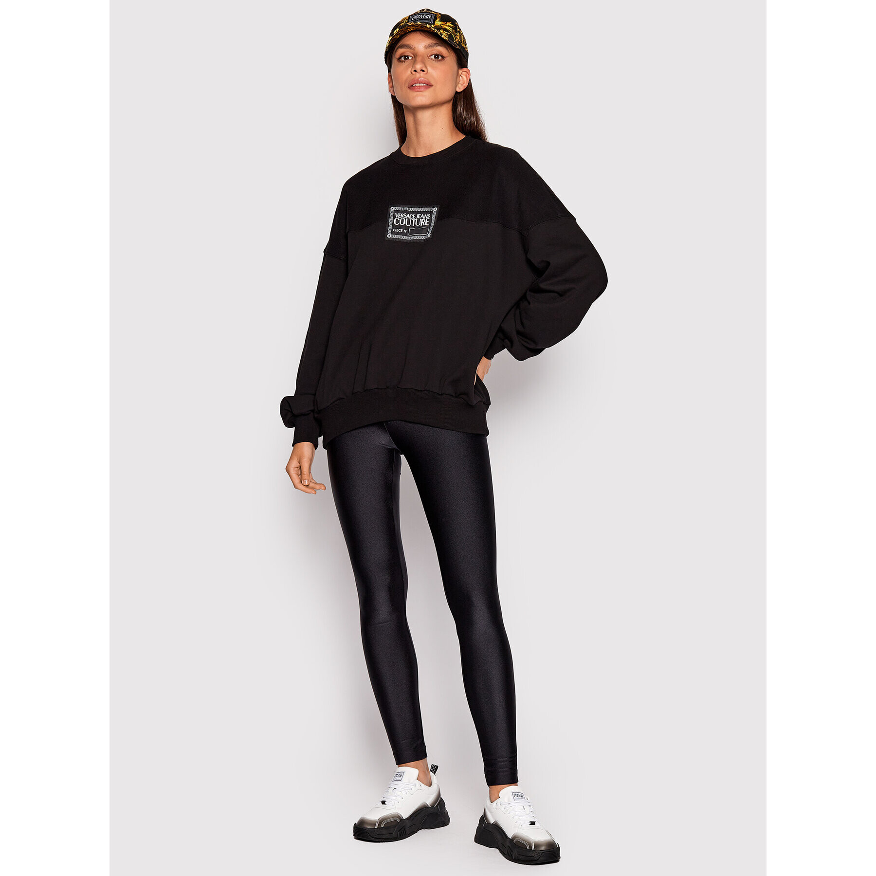 Versace Jeans Couture Суитшърт 73HAI305 Черен Oversize - Pepit.bg