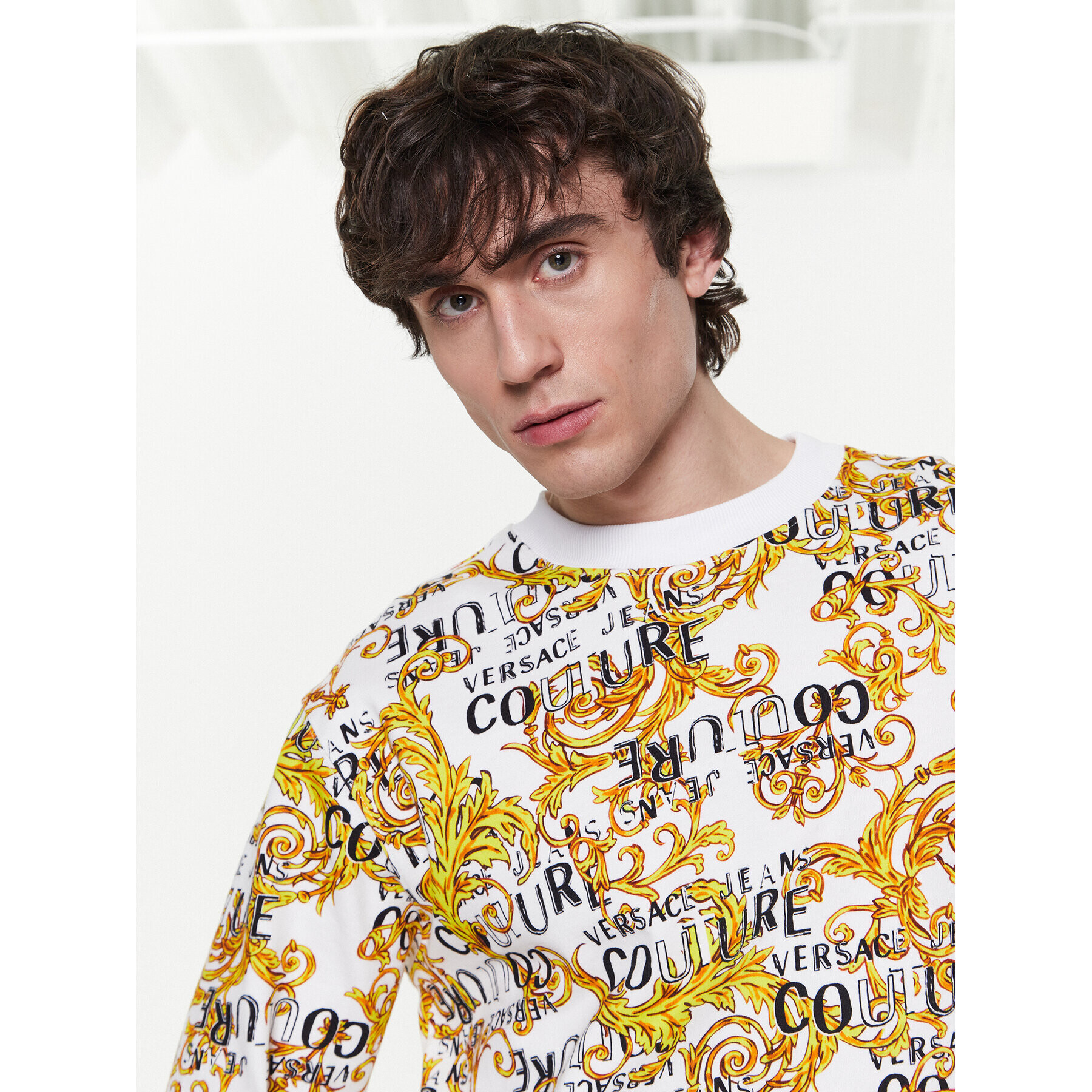 Versace Jeans Couture Суитшърт 74GAI3R0 Бял Regular Fit - Pepit.bg