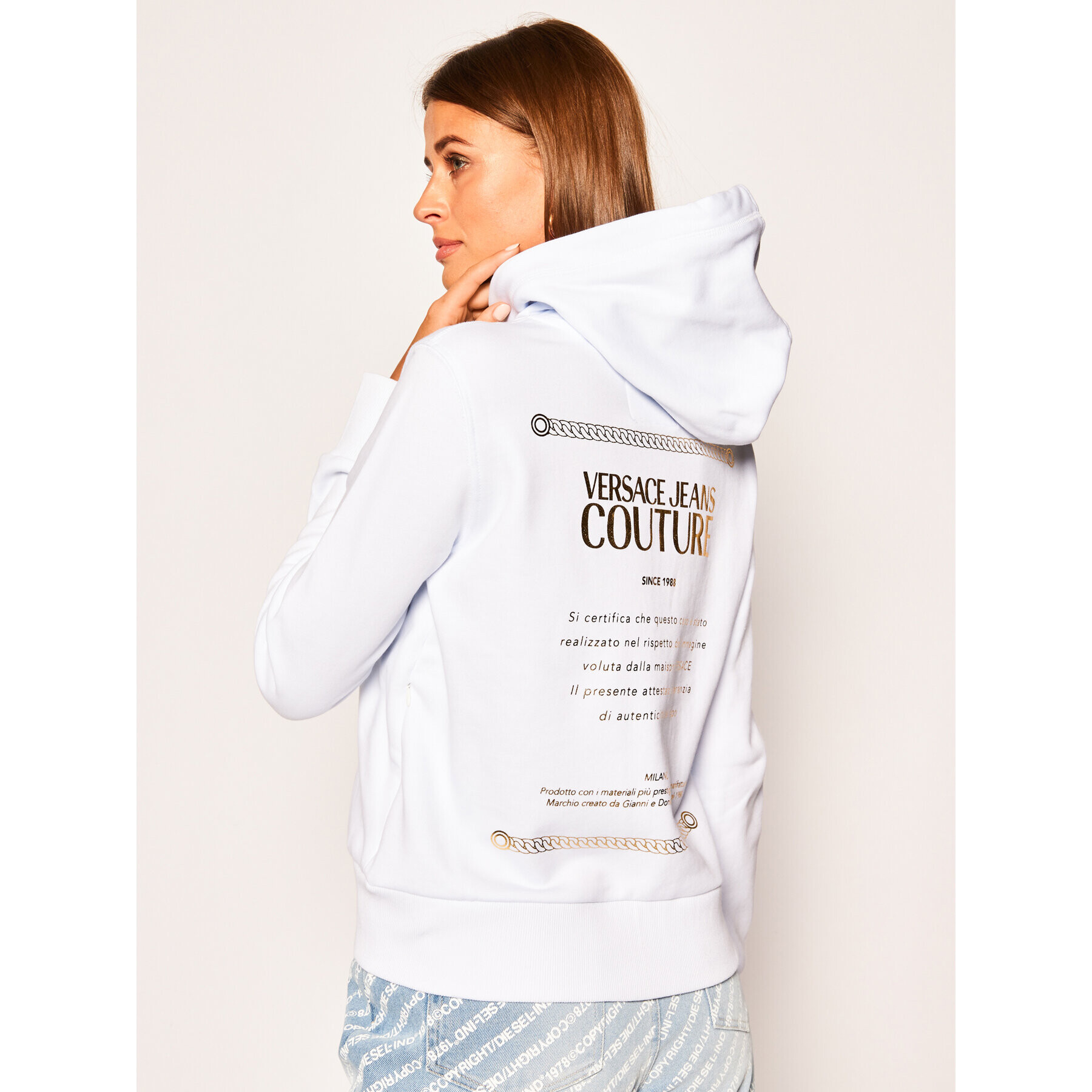 Versace Jeans Couture Суитшърт B6HVA70T Бял Regular Fit - Pepit.bg