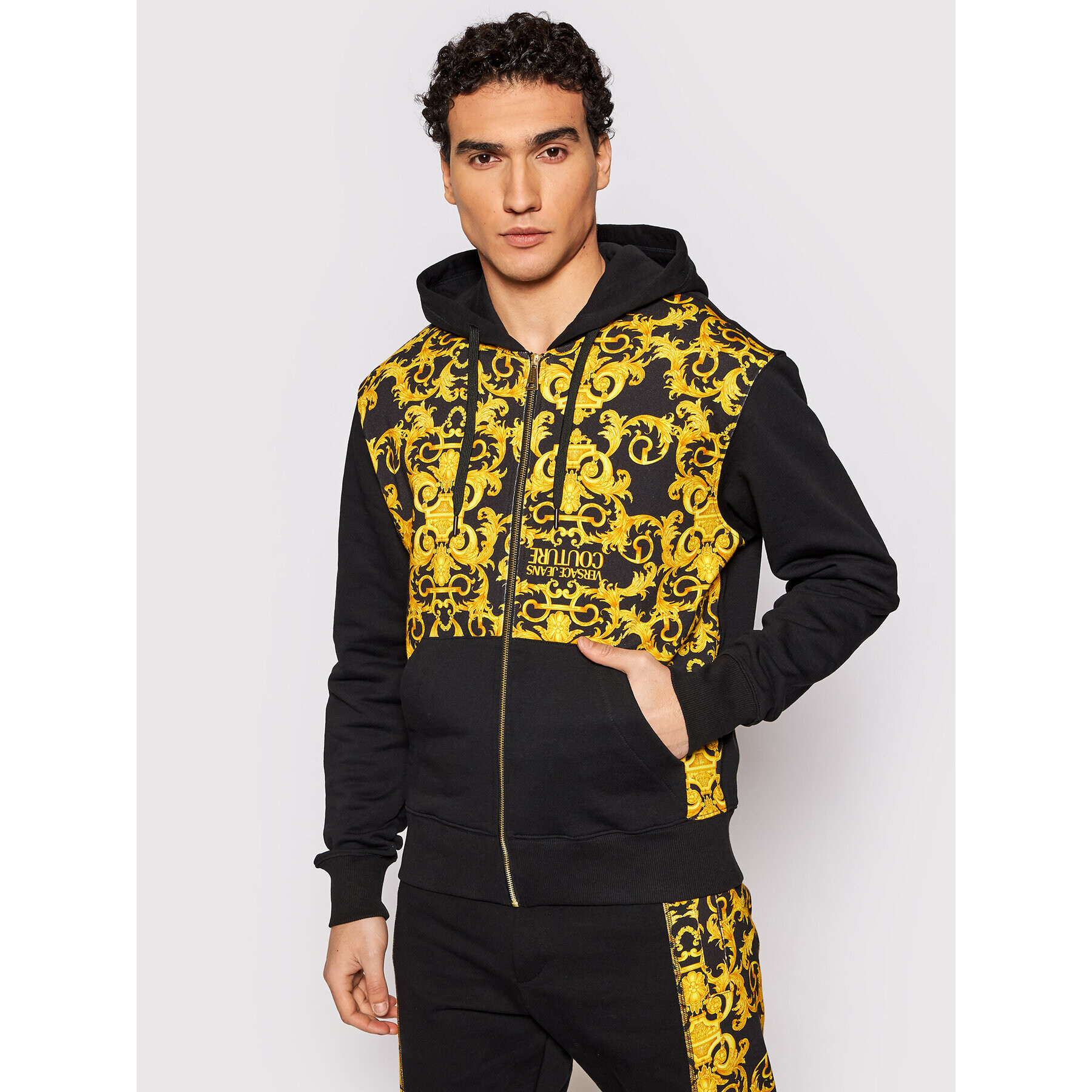 Versace Jeans Couture Суитшърт B7GWA7F0 Черен Regular Fit - Pepit.bg